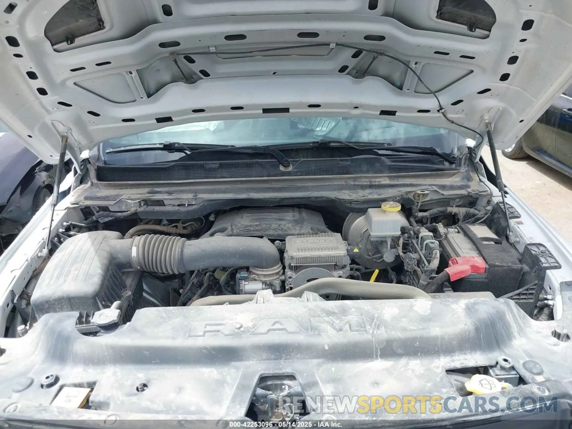 10 fotografías del automóvil dañado 1C6SRFHT5PN576378 RAM 1500 2023