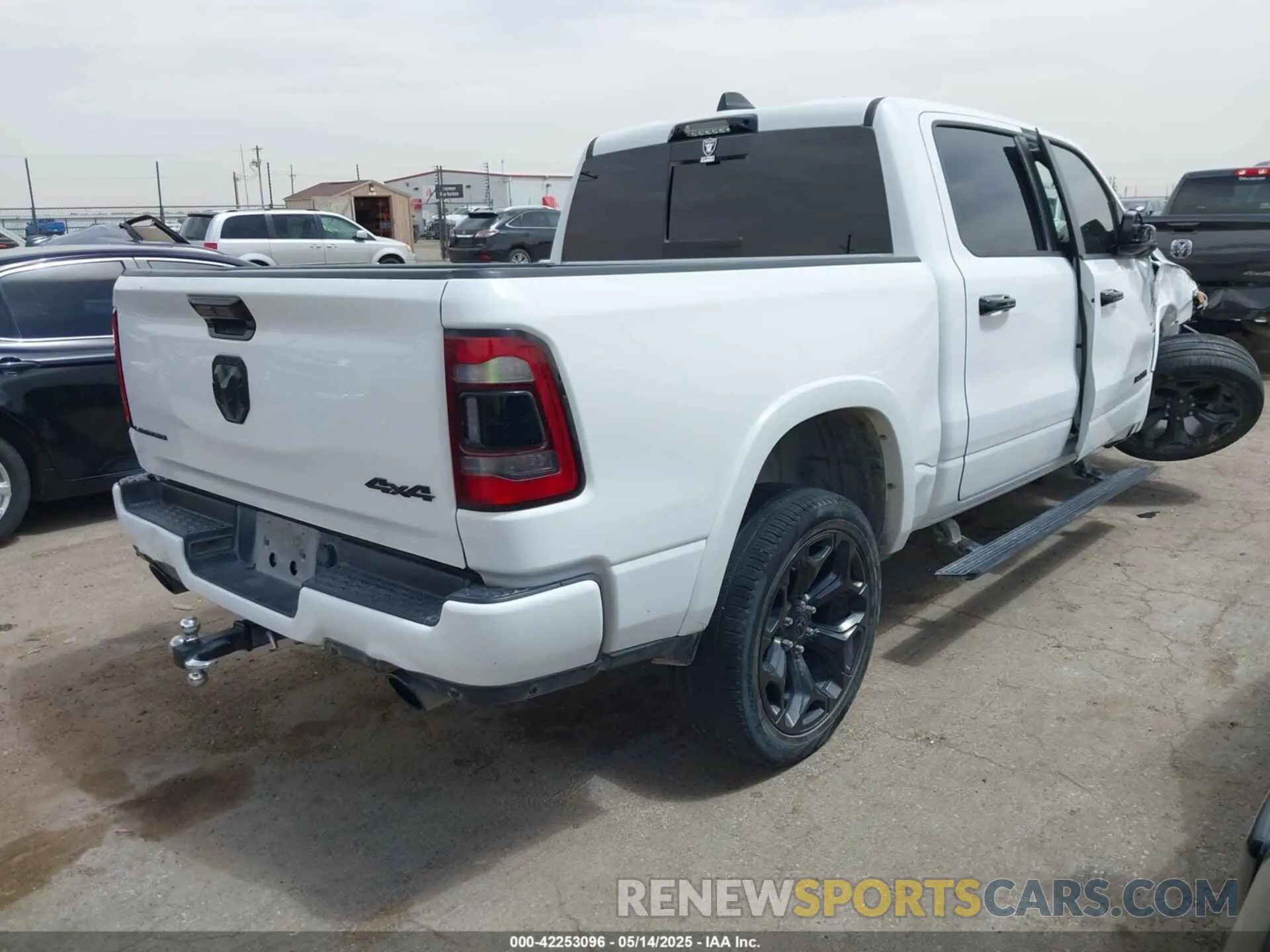 4 fotografías del automóvil dañado 1C6SRFHT5PN576378 RAM 1500 2023