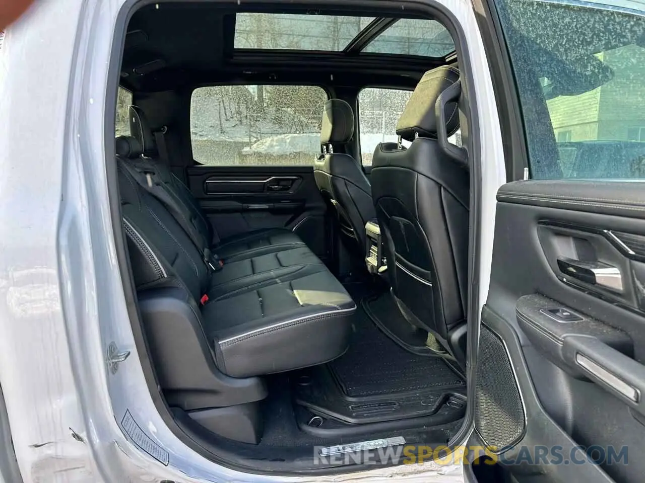 8 fotografías del automóvil dañado 1C6SRFHT9PN540046 RAM 1500 2023