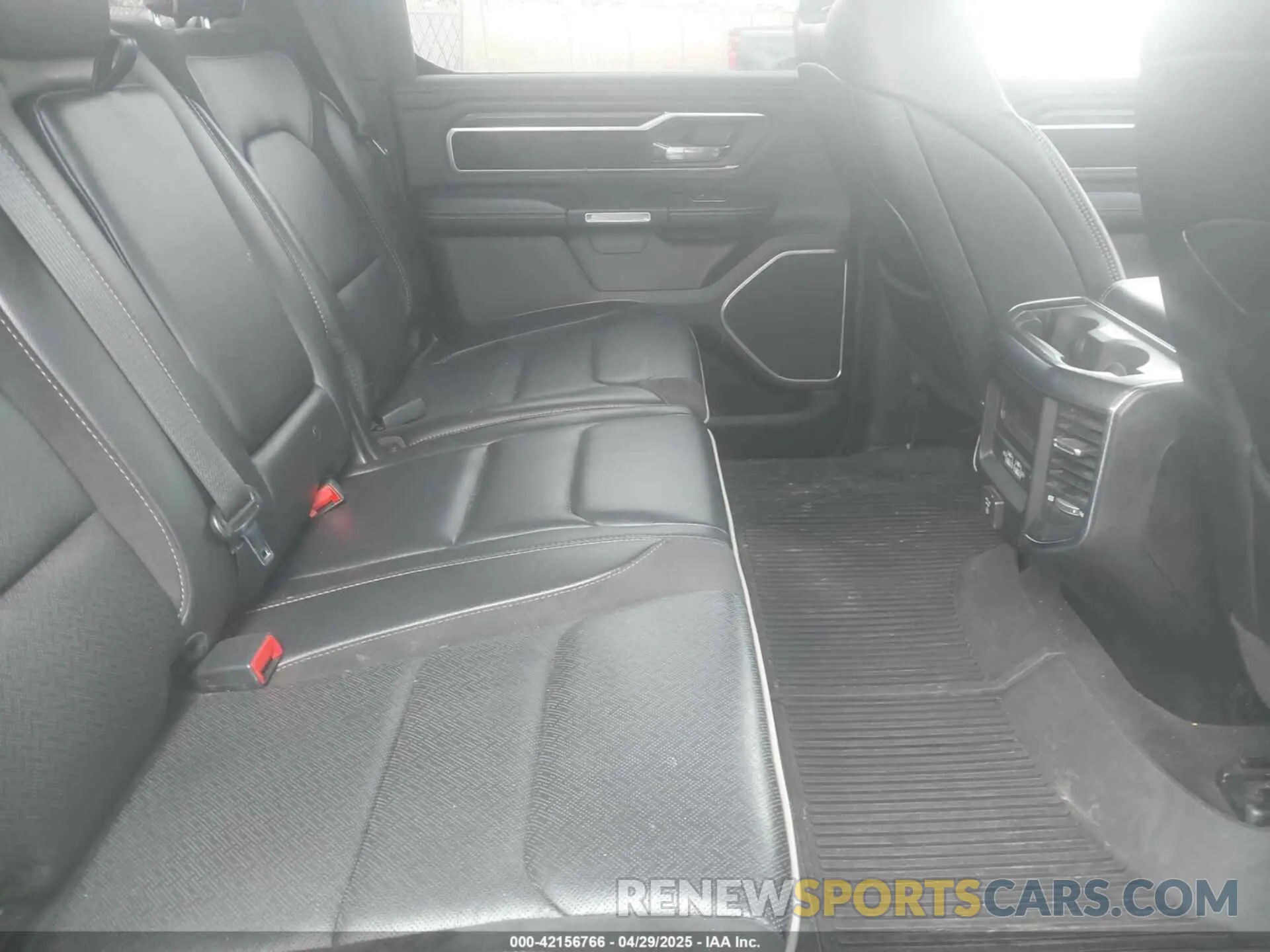 8 fotografías del automóvil dañado 1C6SRFJT3PN541901 RAM 1500 2023