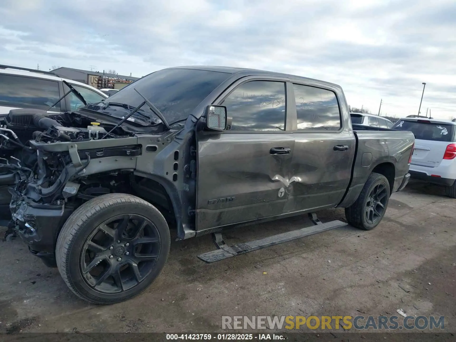 14 fotografías del automóvil dañado 1C6SRFJT3PN573439 RAM 1500 2023