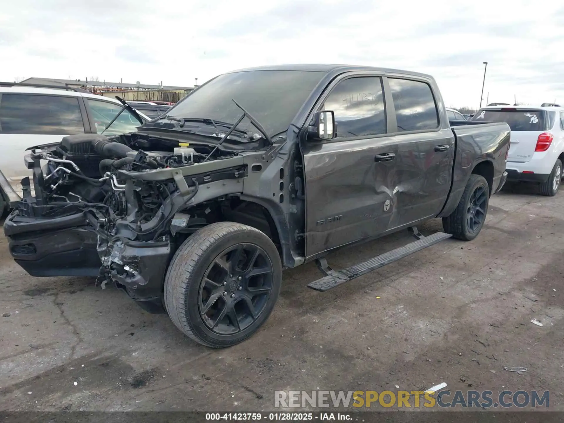 2 fotografías del automóvil dañado 1C6SRFJT3PN573439 RAM 1500 2023