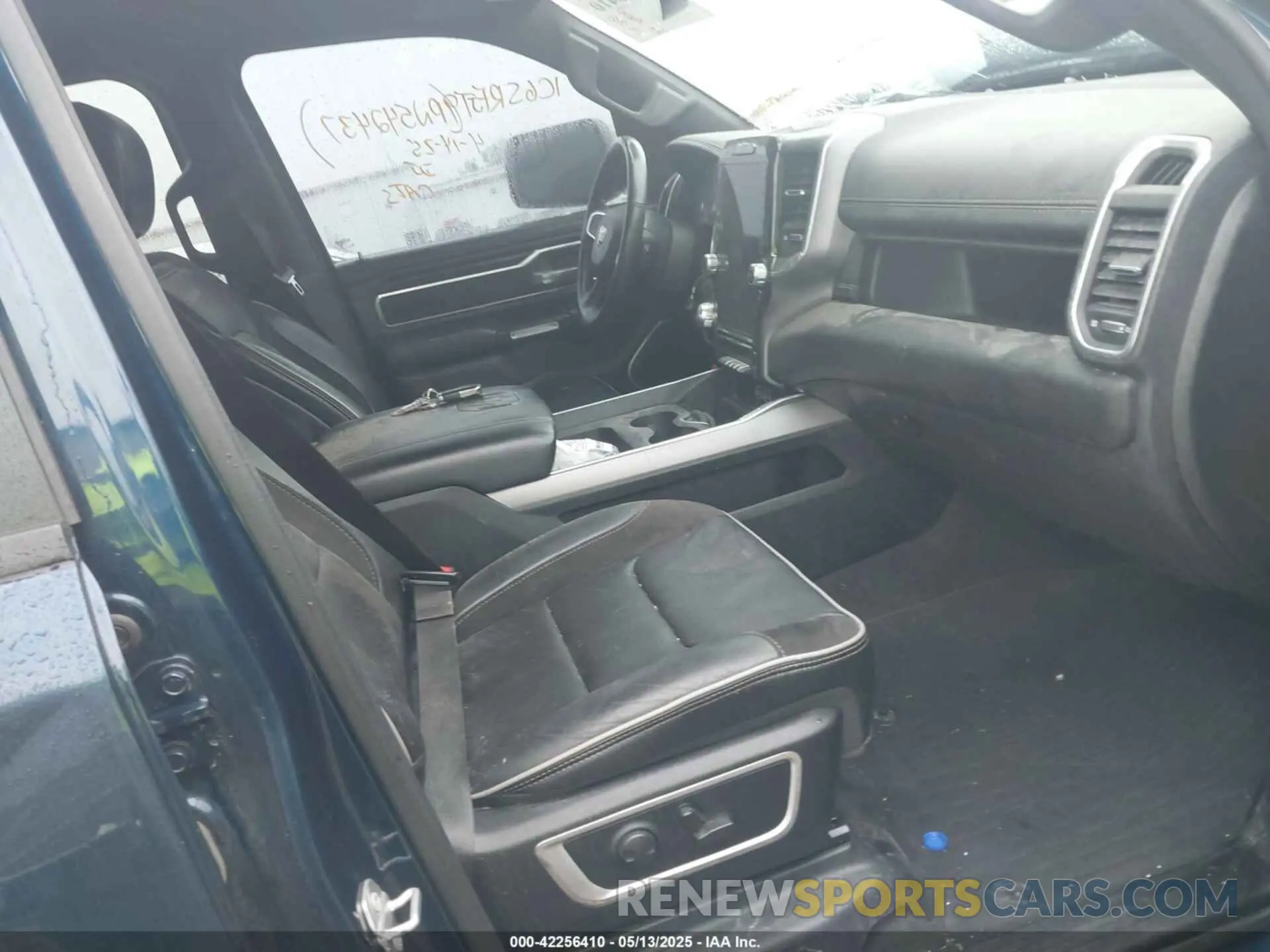 5 fotografías del automóvil dañado 1C6SRFJT9PN542437 RAM 1500 2023