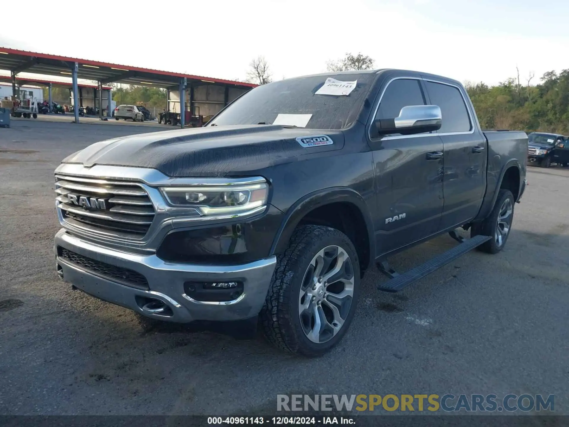 2 fotografías del automóvil dañado 1C6SRFKM4PN514004 RAM 1500 2023