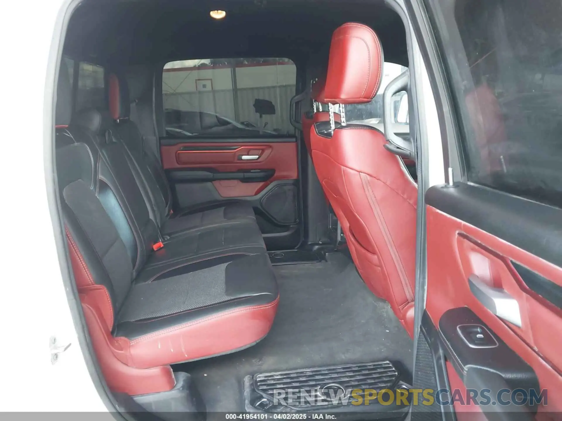 8 fotografías del automóvil dañado 1C6SRFLT5PN588604 RAM 1500 2023