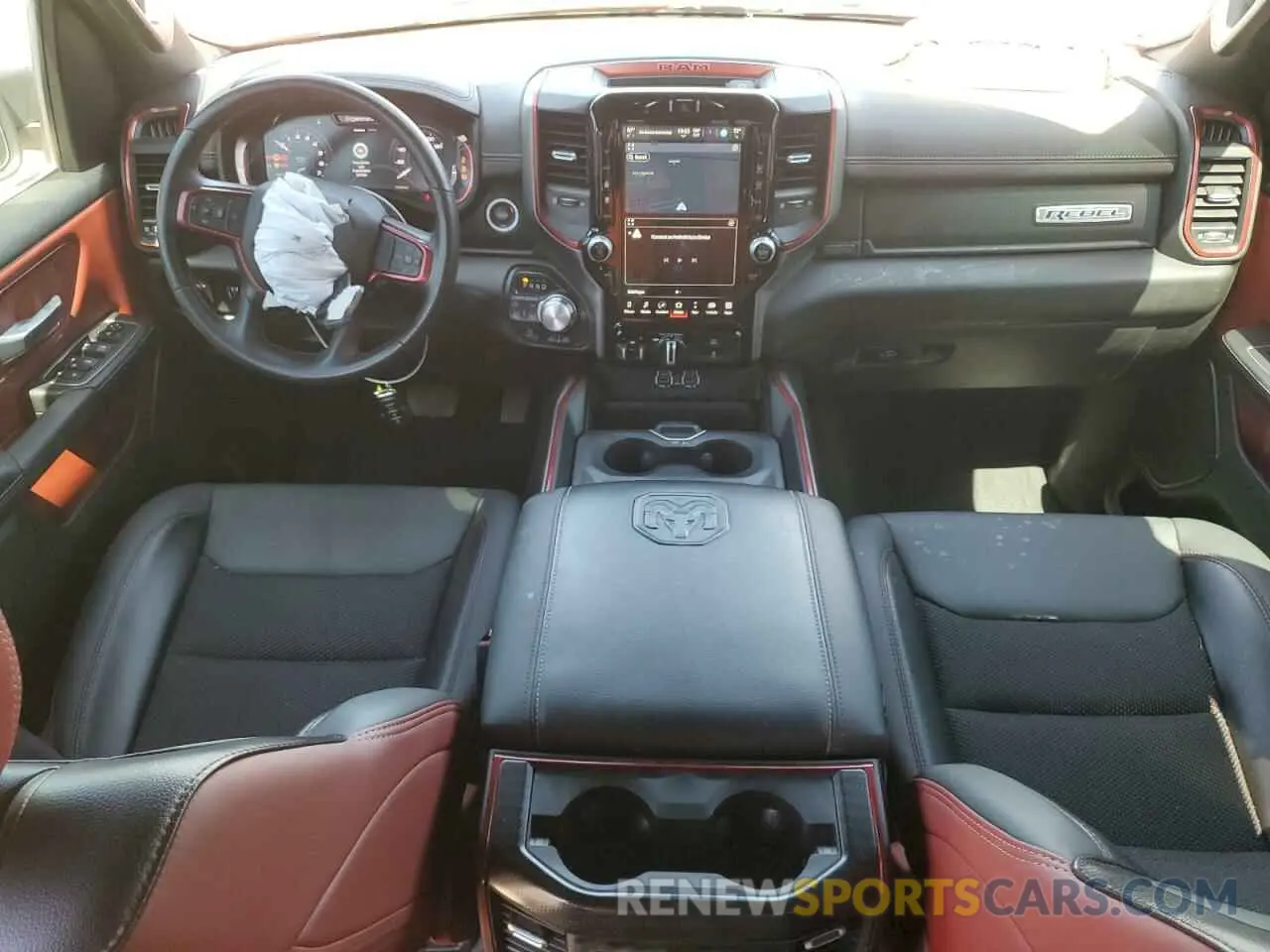 8 fotografías del automóvil dañado 1C6SRFLT6PN550685 RAM 1500 2023