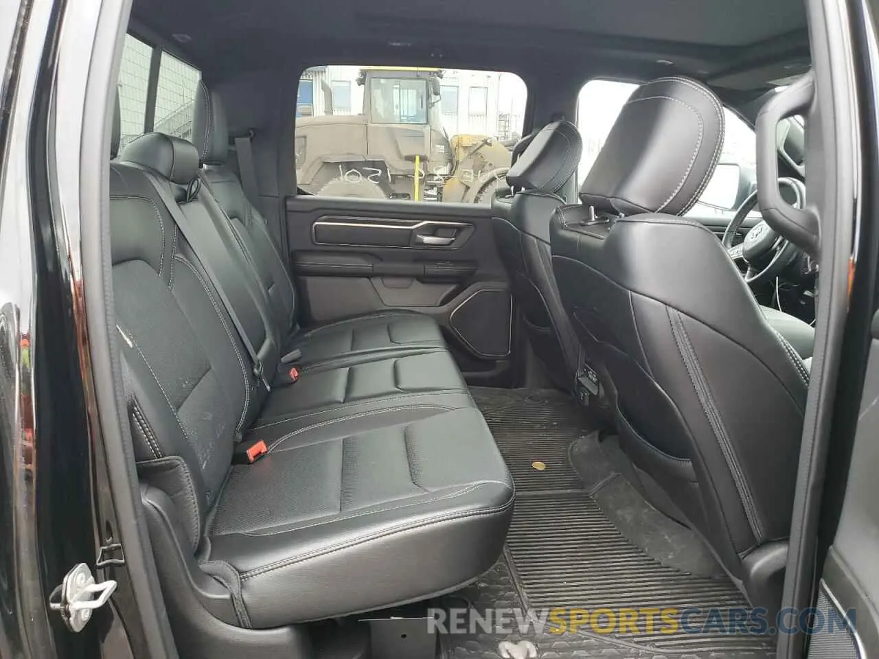 11 fotografías del automóvil dañado 1C6SRFLT6PN700696 RAM 1500 2023