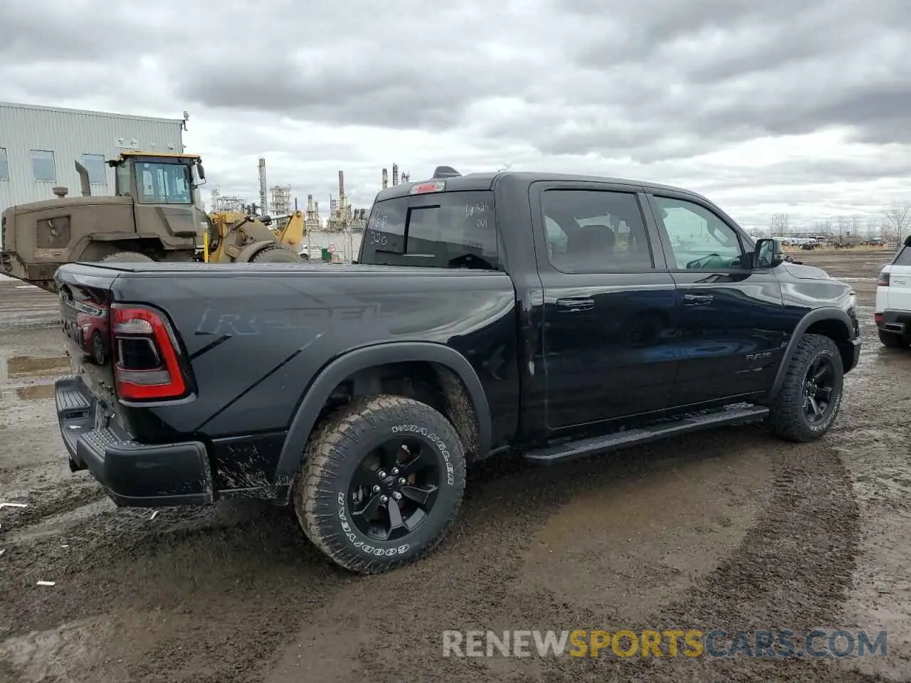 3 fotografías del automóvil dañado 1C6SRFLT6PN700696 RAM 1500 2023