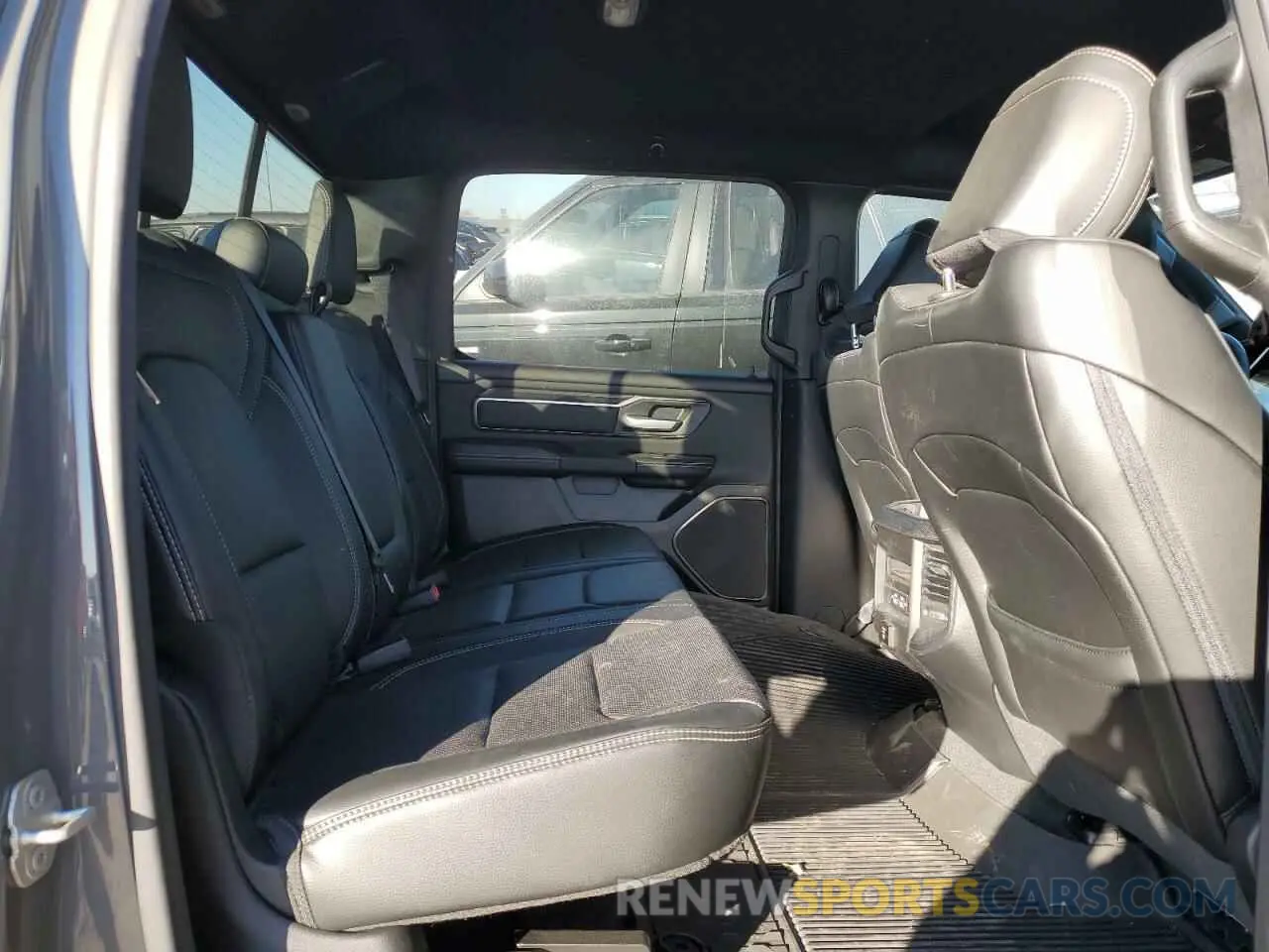 10 fotografías del automóvil dañado 1C6SRFLT7PN677588 RAM 1500 2023
