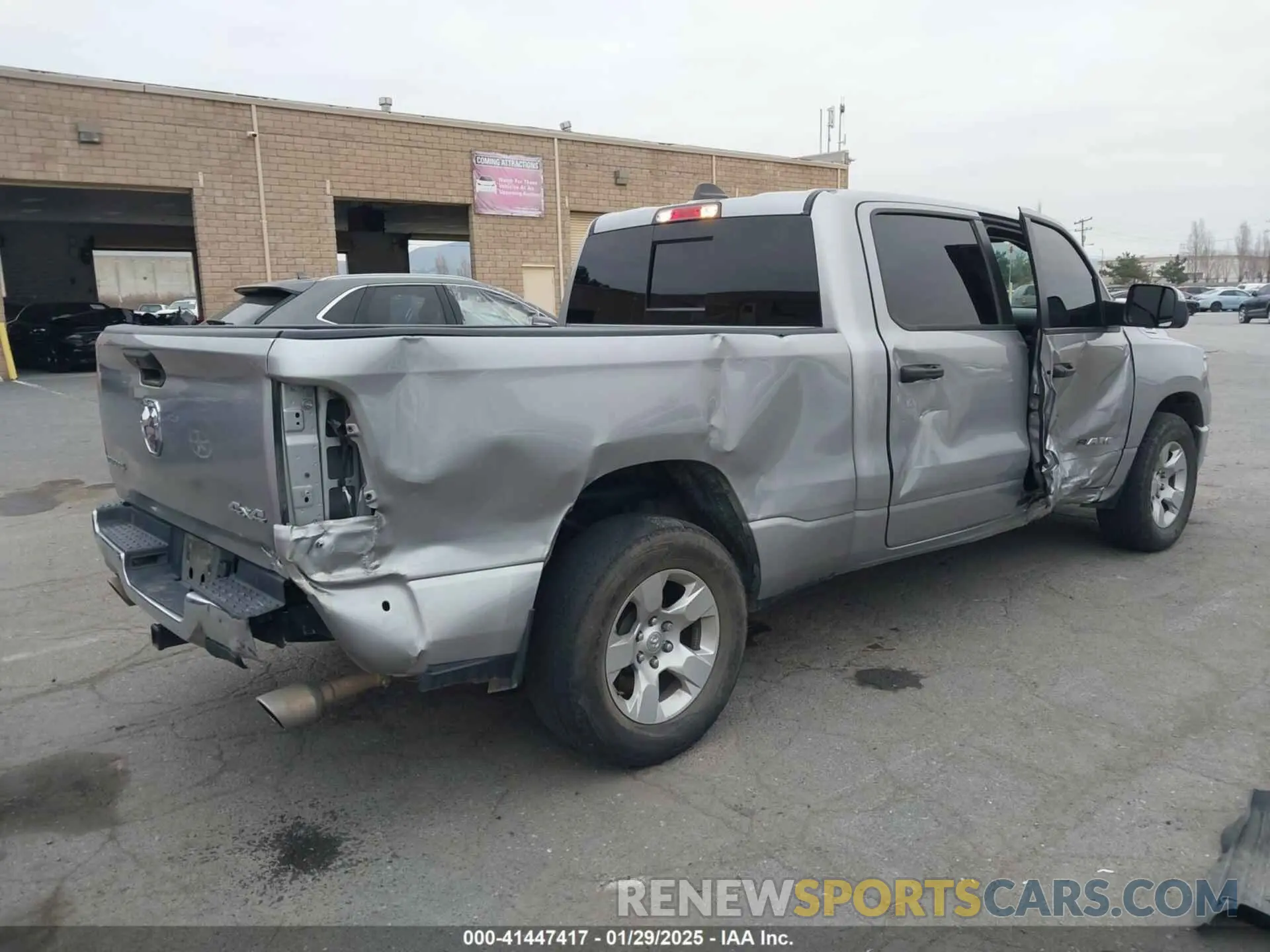 4 fotografías del automóvil dañado 1C6SRFMT2PN622514 RAM 1500 2023