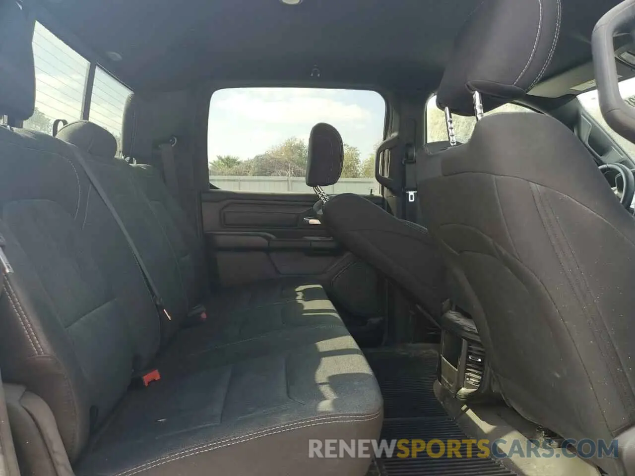 10 fotografías del automóvil dañado 1C6SRFNT6PN601129 RAM 1500 2023