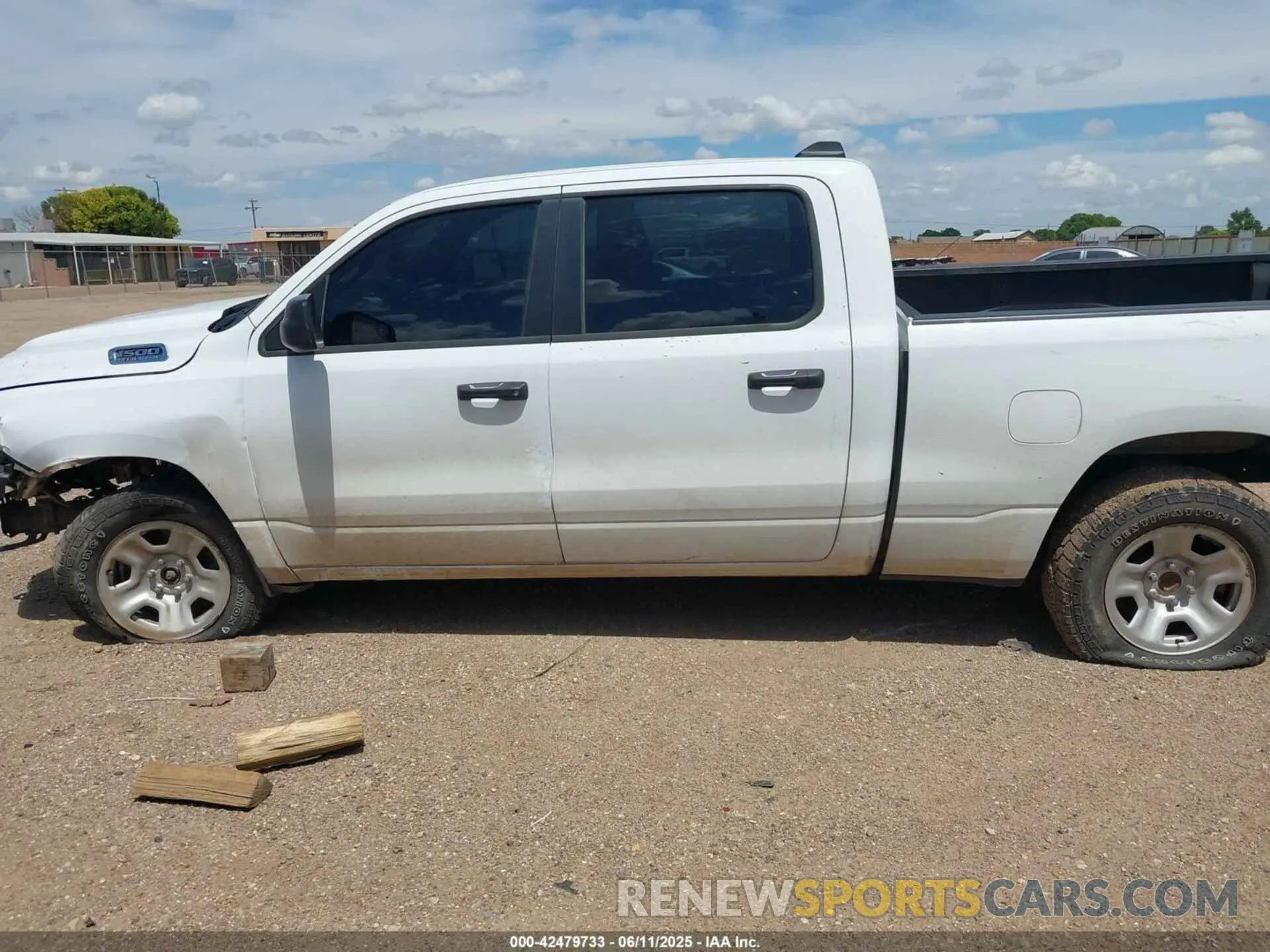 15 fotografías del automóvil dañado 1C6SRFNT7PN593705 RAM 1500 2023