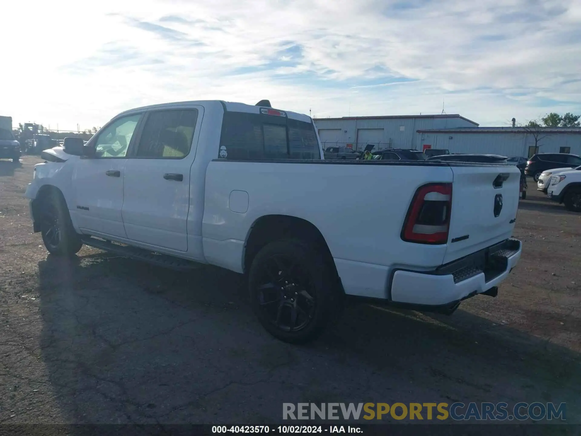 3 fotografías del automóvil dañado 1C6SRFRT2PN630265 RAM 1500 2023