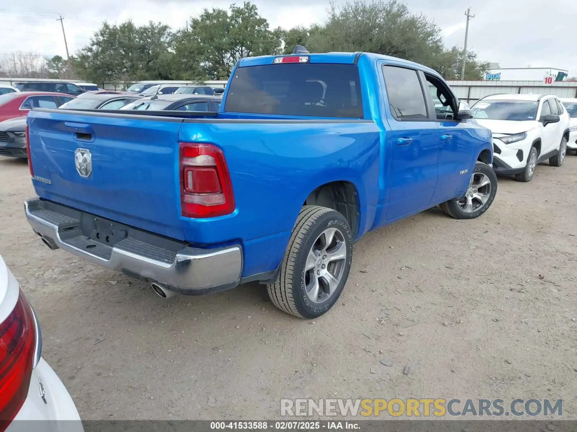 4 fotografías del automóvil dañado 1C6RREJT0RN205103 RAM 1500 2024