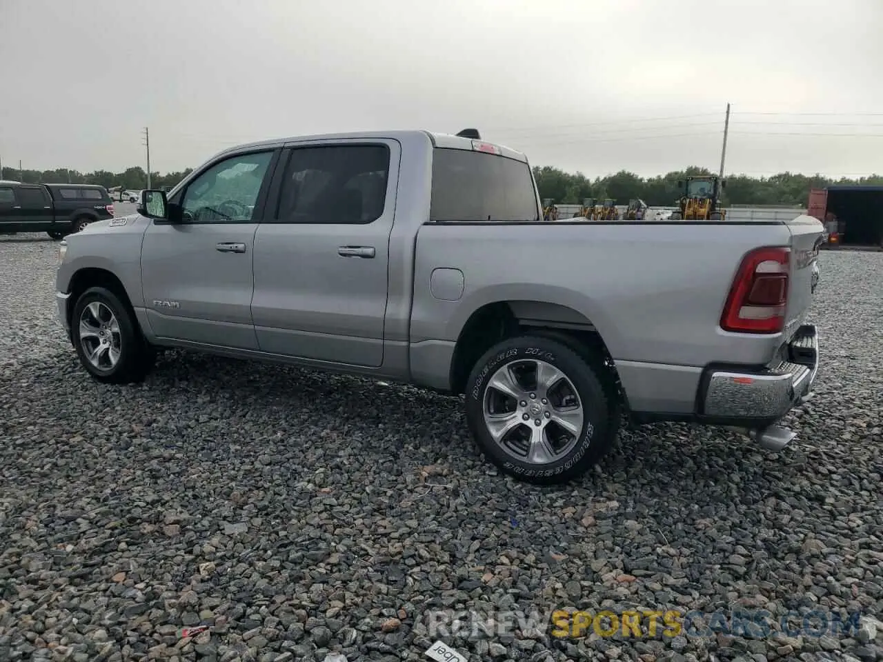 2 fotografías del automóvil dañado 1C6RREJT1RN219592 RAM 1500 2024
