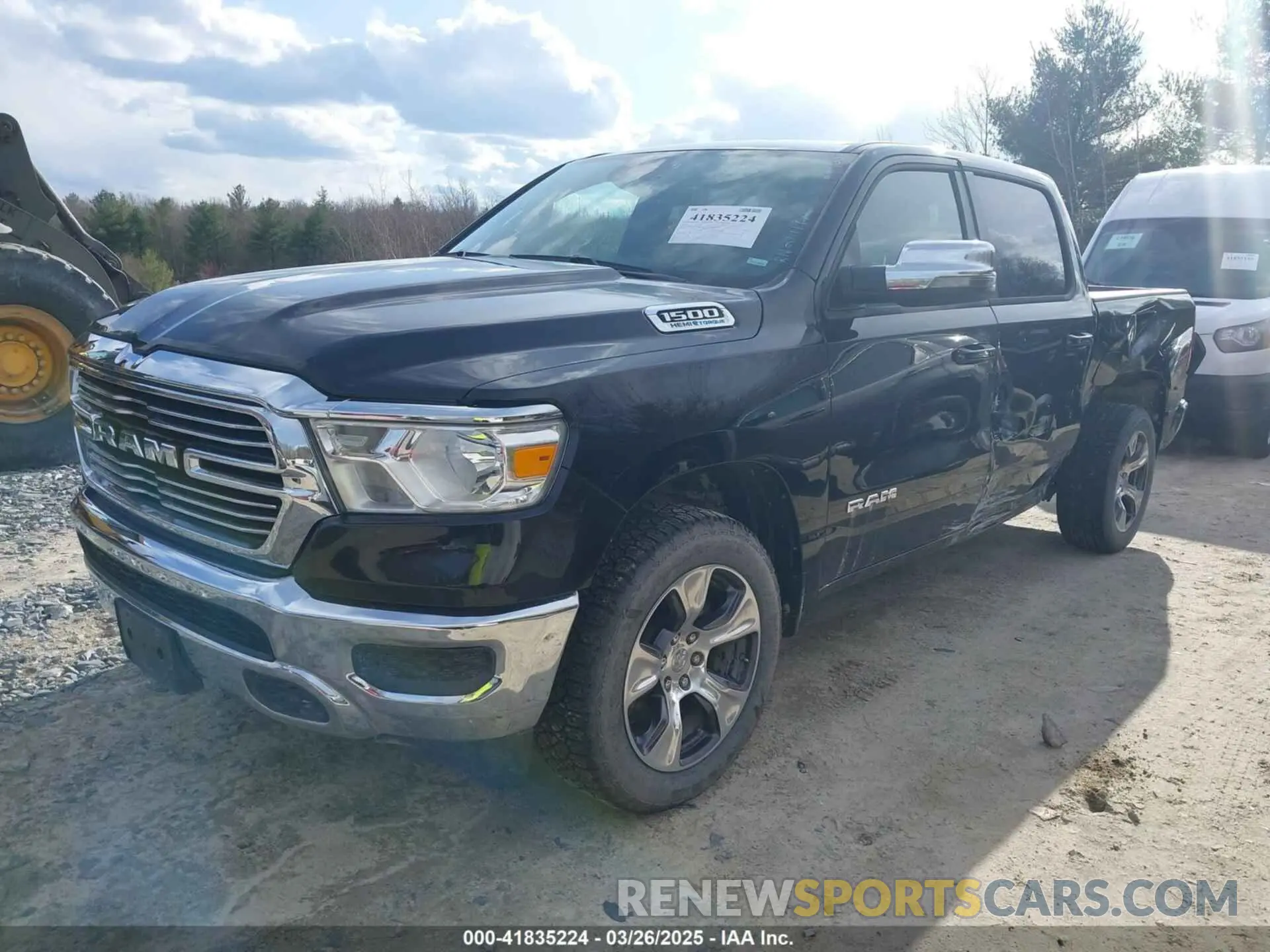 2 fotografías del automóvil dañado 1C6RREJT6RN219197 RAM 1500 2024