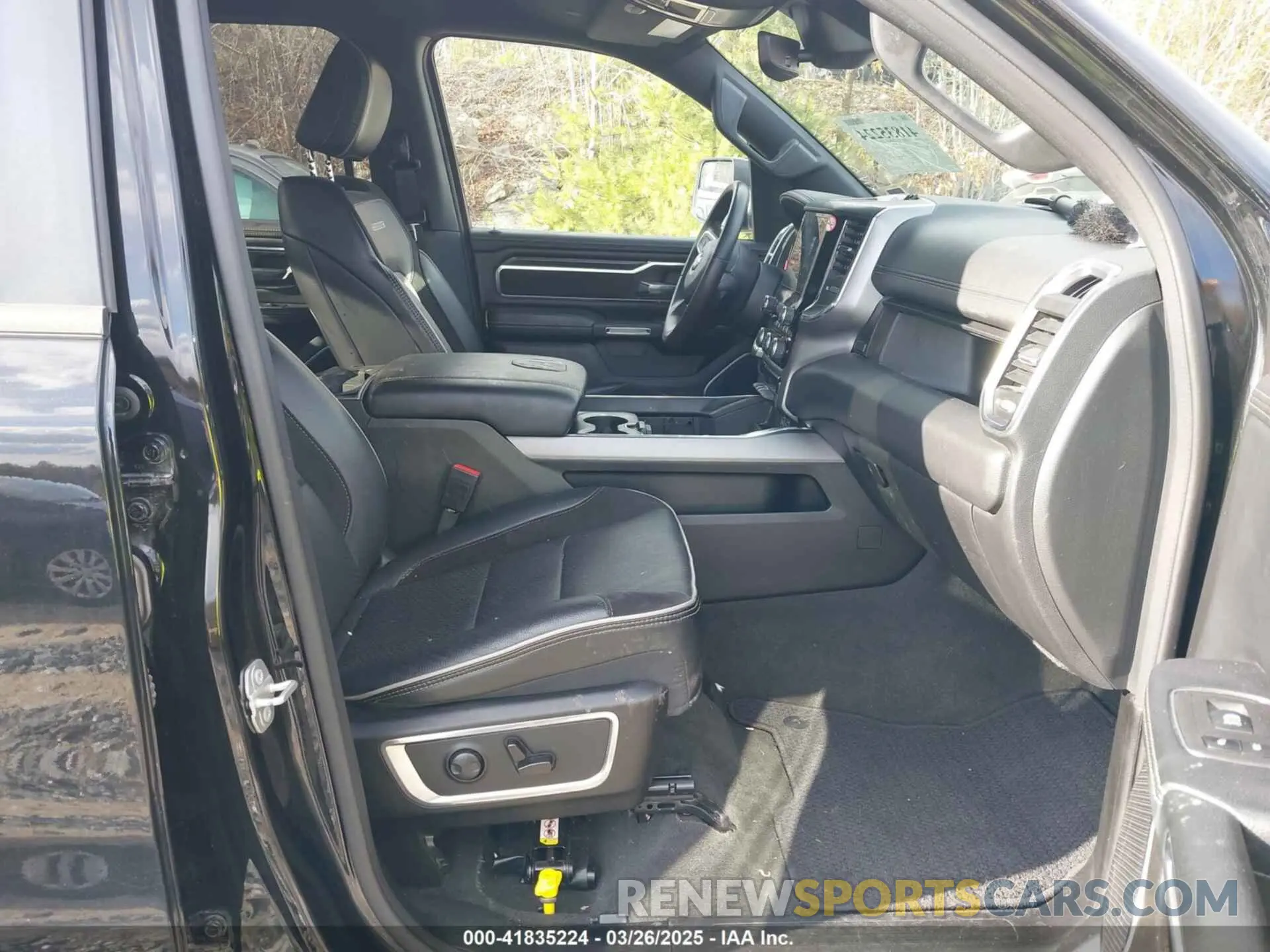 5 fotografías del automóvil dañado 1C6RREJT6RN219197 RAM 1500 2024