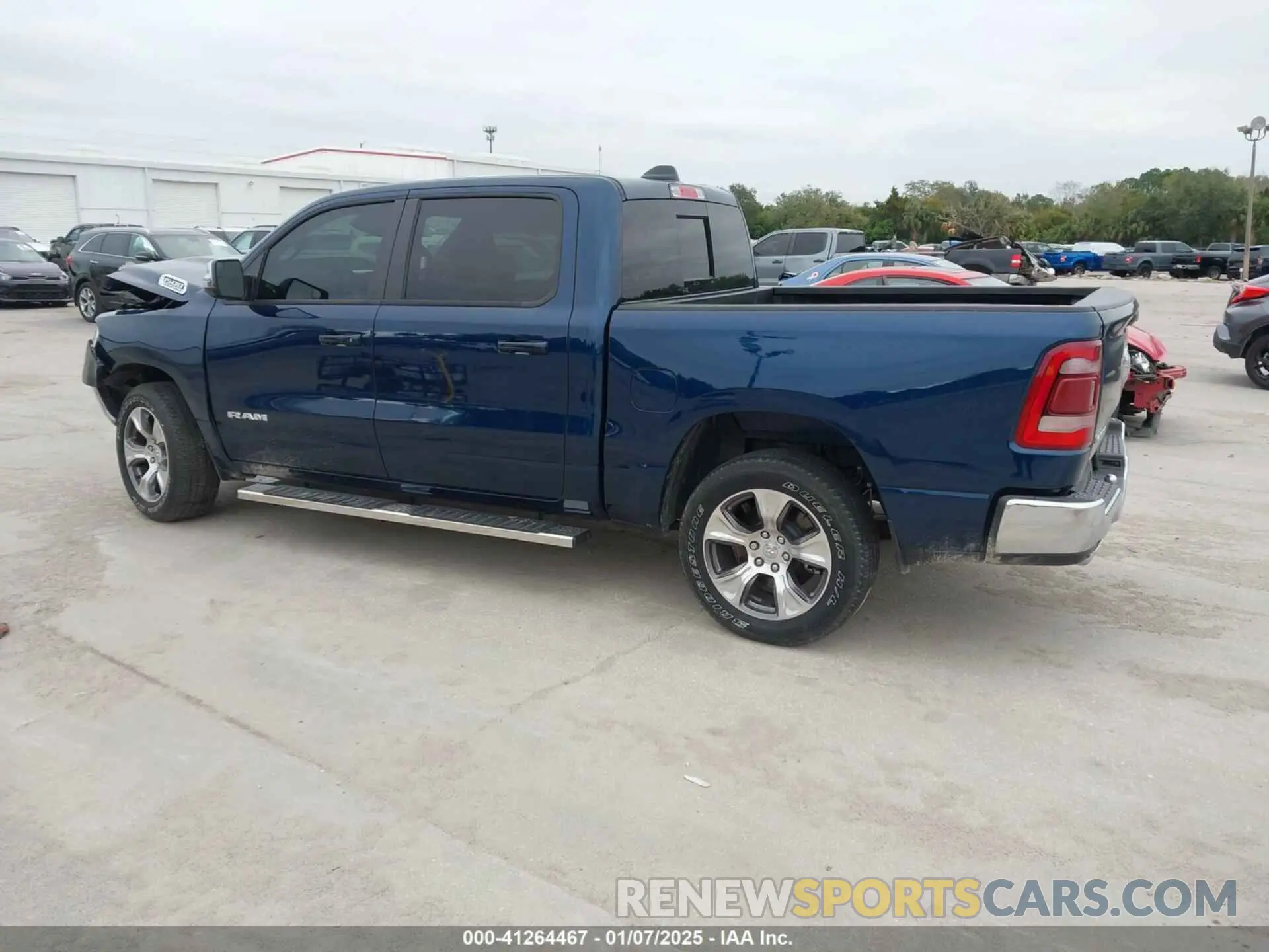 3 fotografías del automóvil dañado 1C6RREJT7RN122591 RAM 1500 2024