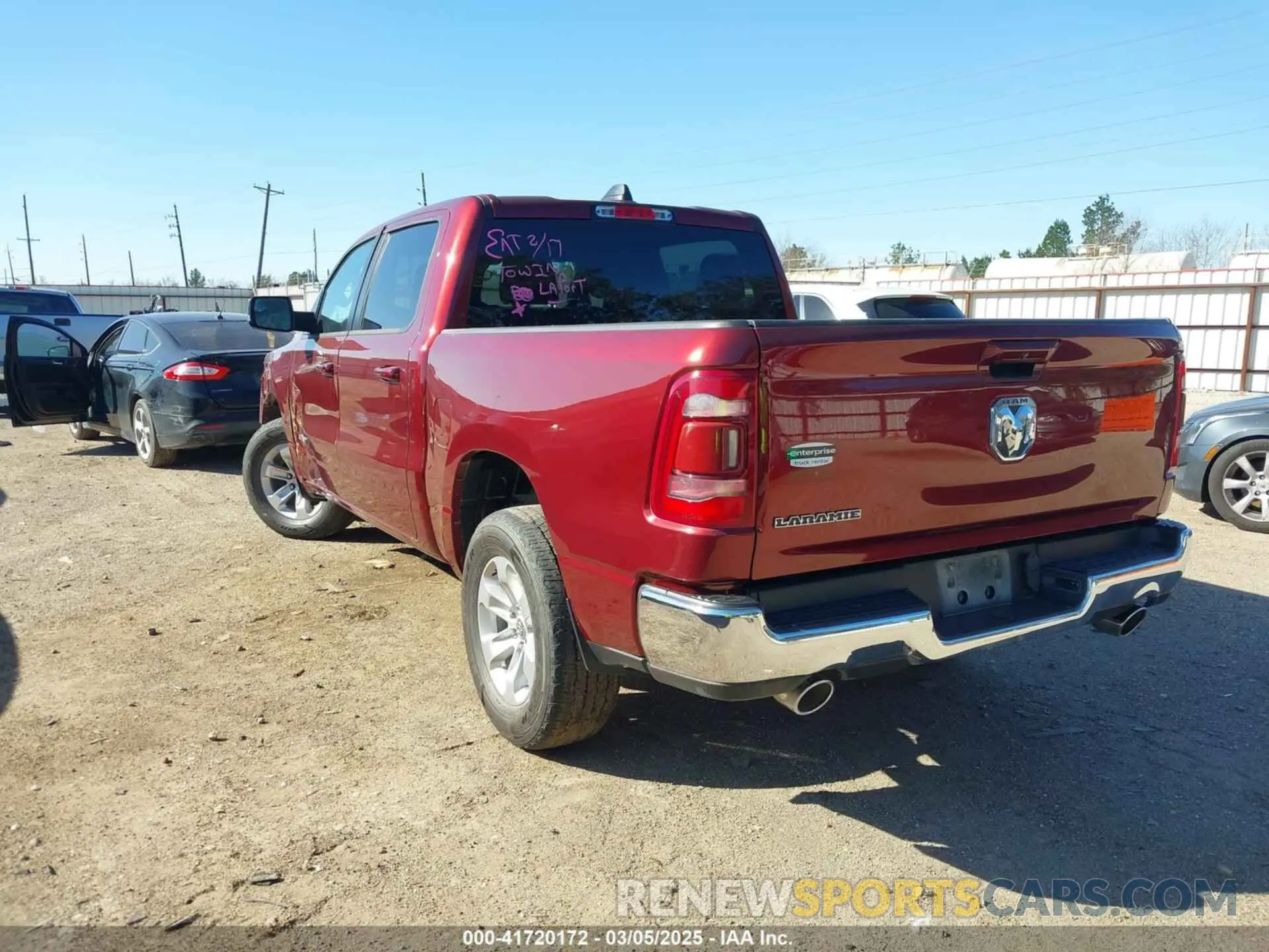 3 fotografías del automóvil dañado 1C6RREJT8RN220786 RAM 1500 2024