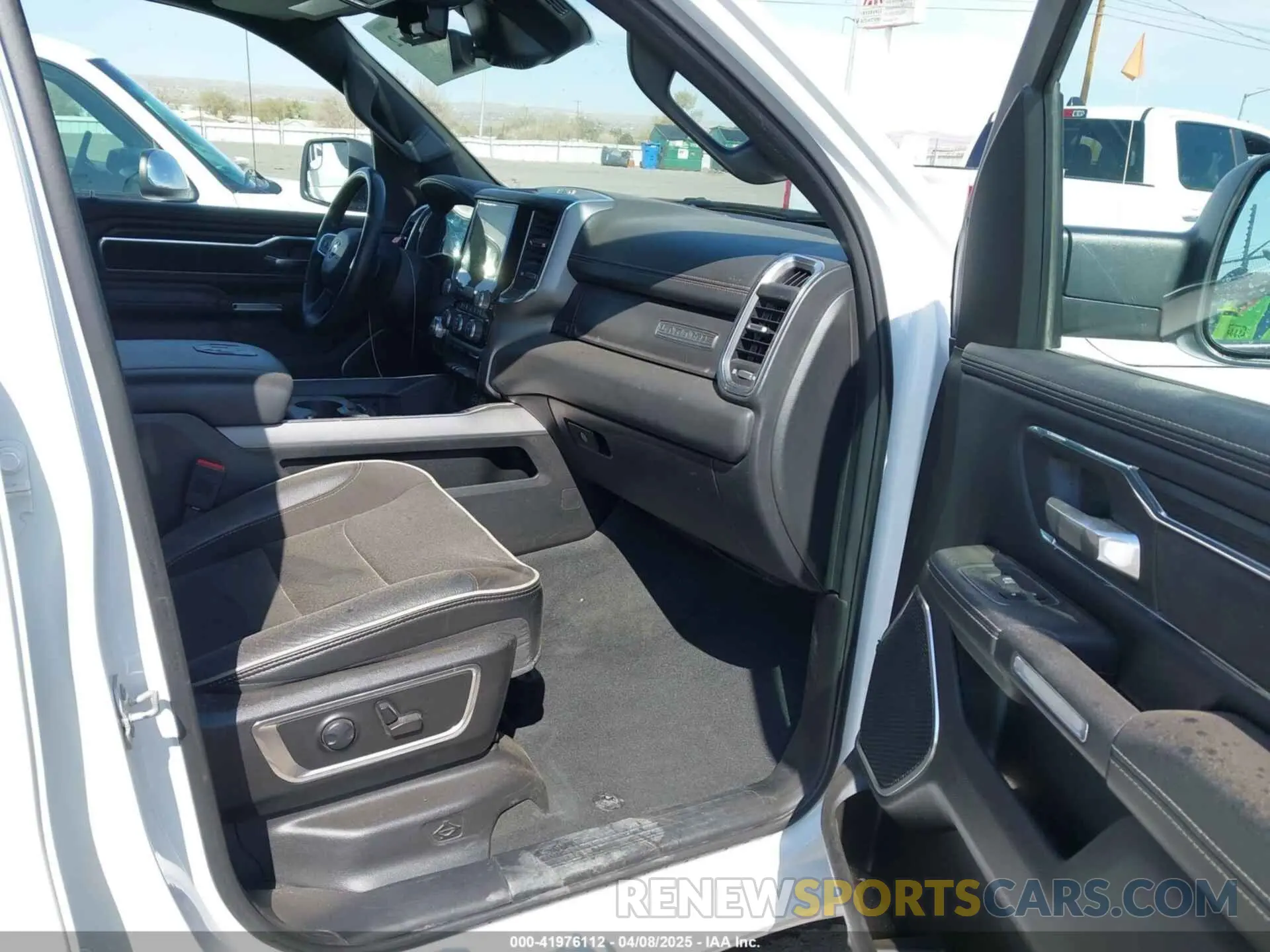 5 fotografías del automóvil dañado 1C6RREJT9RN221042 RAM 1500 2024