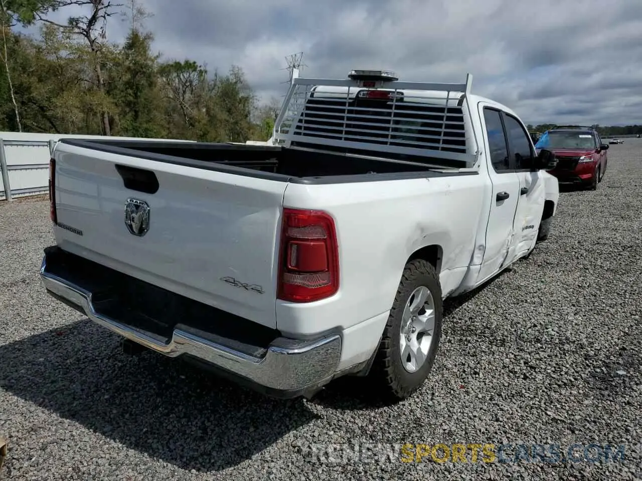 3 fotografías del automóvil dañado 1C6RRFBG6RN136764 RAM 1500 2024