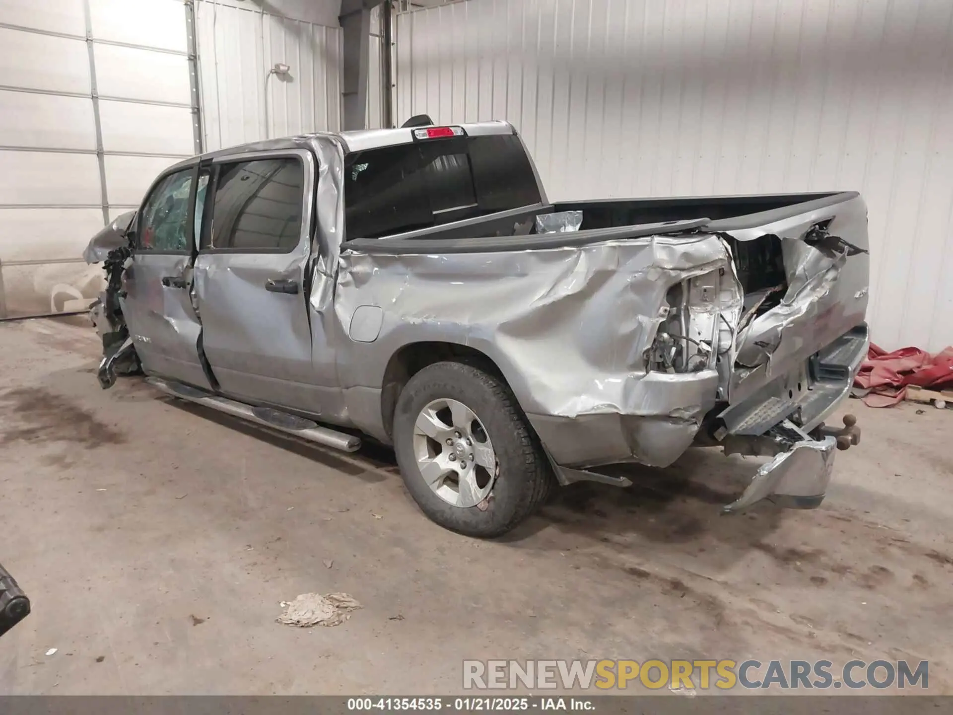 3 fotografías del automóvil dañado 1C6RRFFG0RN121168 RAM 1500 2024
