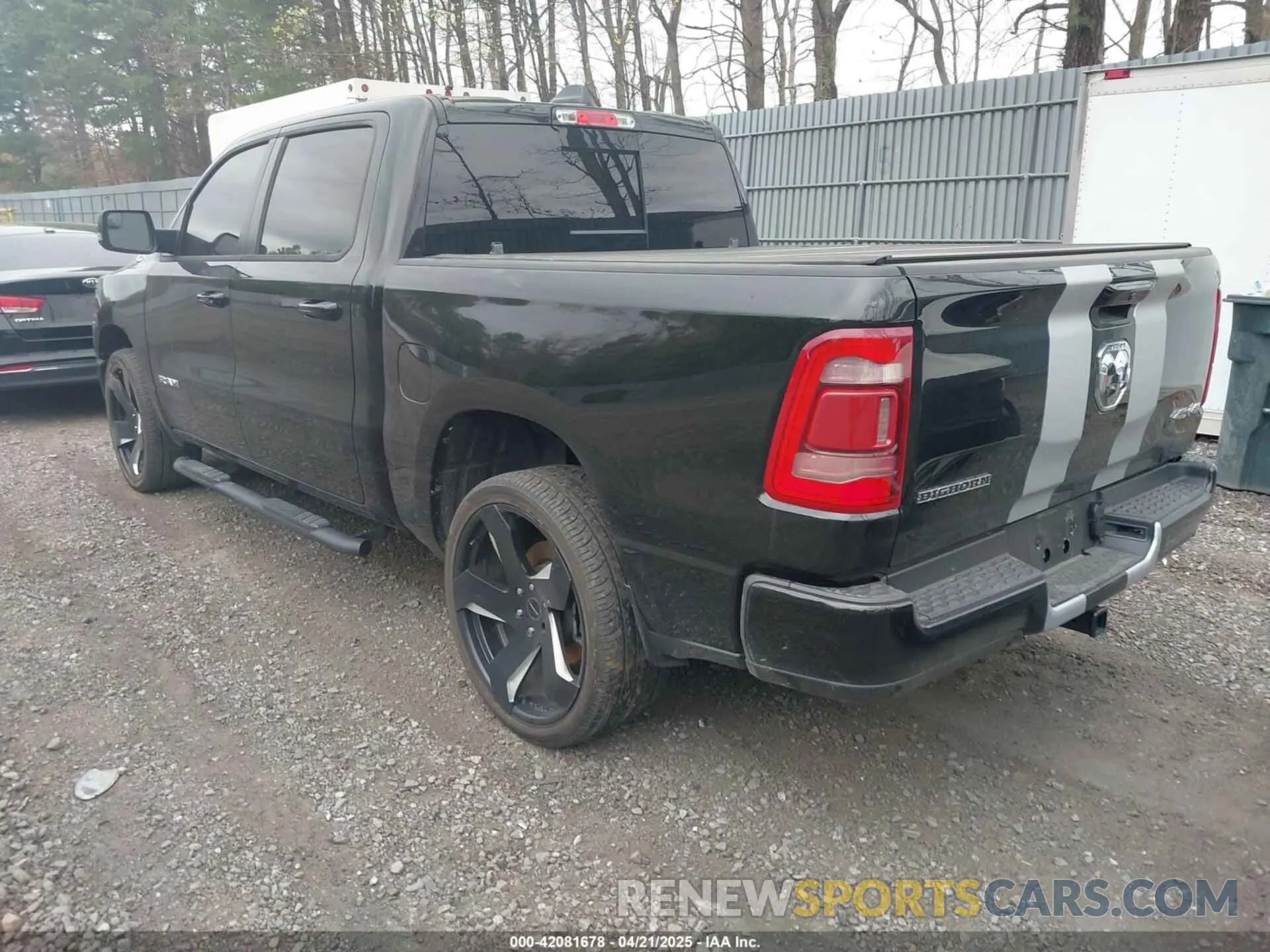 3 fotografías del automóvil dañado 1C6RRFFG2RN201958 RAM 1500 2024