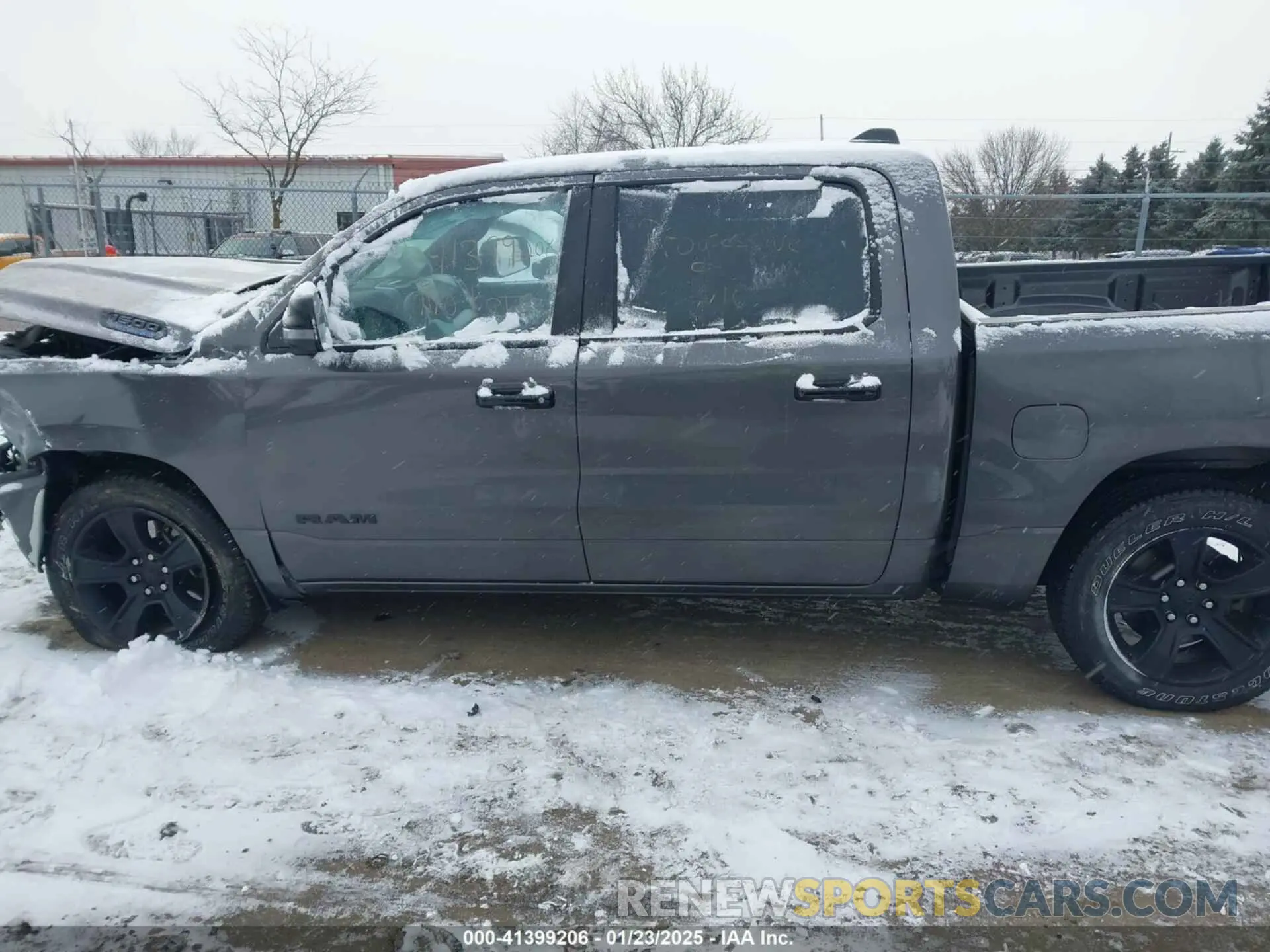 13 fotografías del automóvil dañado 1C6RRFFG4RN165190 RAM 1500 2024