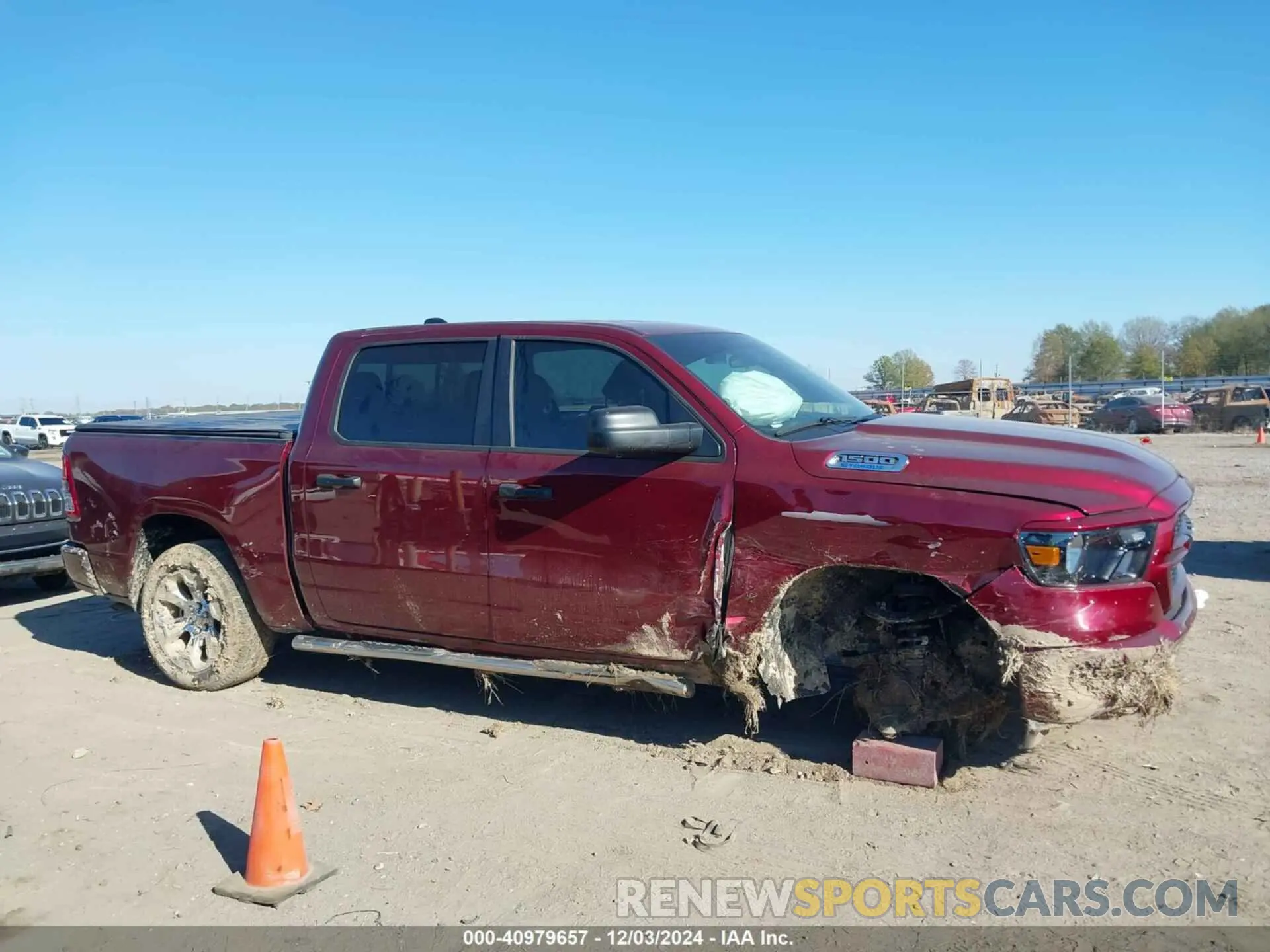 13 fotografías del automóvil dañado 1C6RRFGG9RN181674 RAM 1500 2024