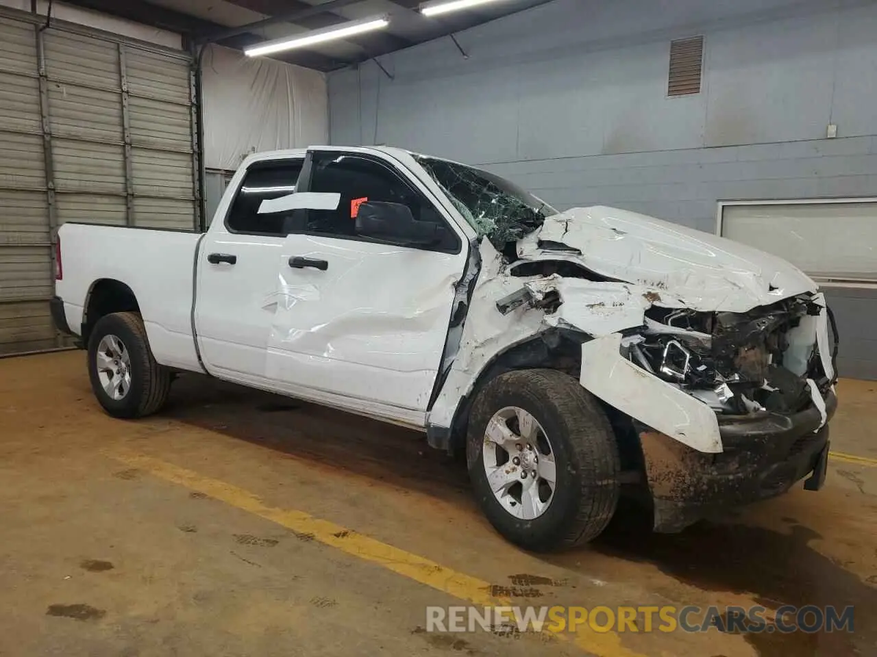 4 fotografías del automóvil dañado 1C6SRECG1RN221103 RAM 1500 2024