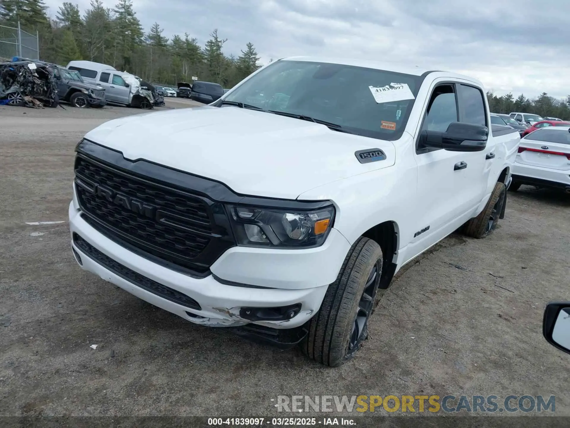 2 fotografías del automóvil dañado 1C6SRFFT1RN124465 RAM 1500 2024
