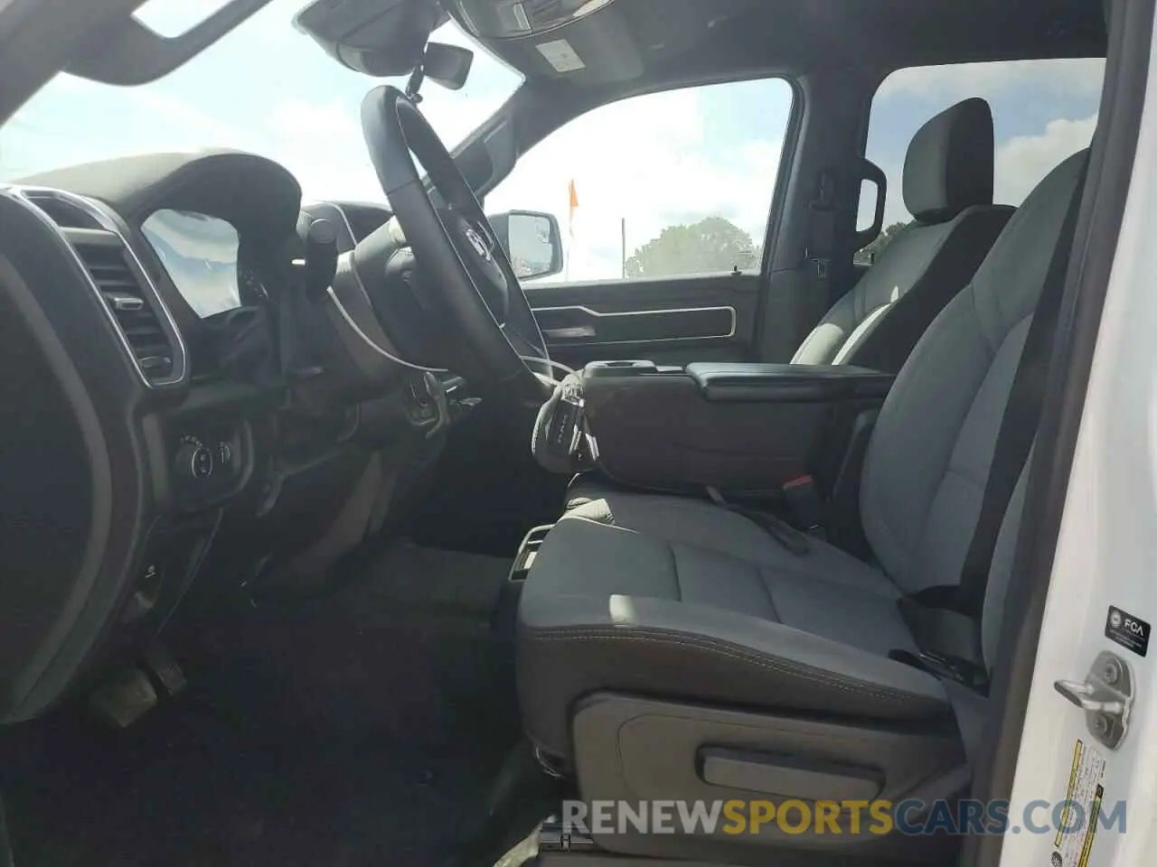 7 fotografías del automóvil dañado 1C6SRFFT2RN130565 RAM 1500 2024