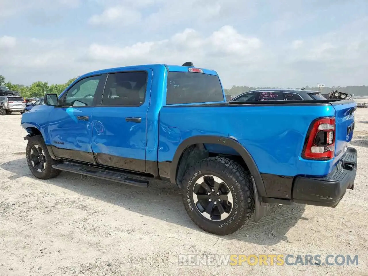 2 fotografías del automóvil dañado 1C6SRFLT2RN122227 RAM 1500 2024