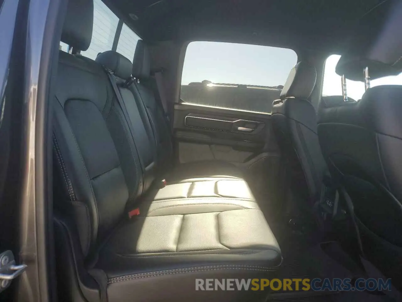 10 fotografías del automóvil dañado 1C6SRFLT9RN228755 RAM 1500 2024