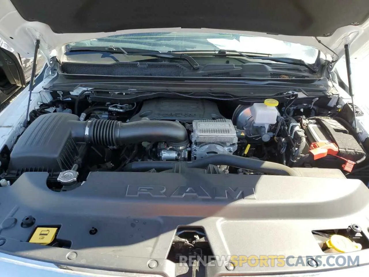 11 fotografías del automóvil dañado 1C6SRFRT8RN159564 RAM 1500 2024