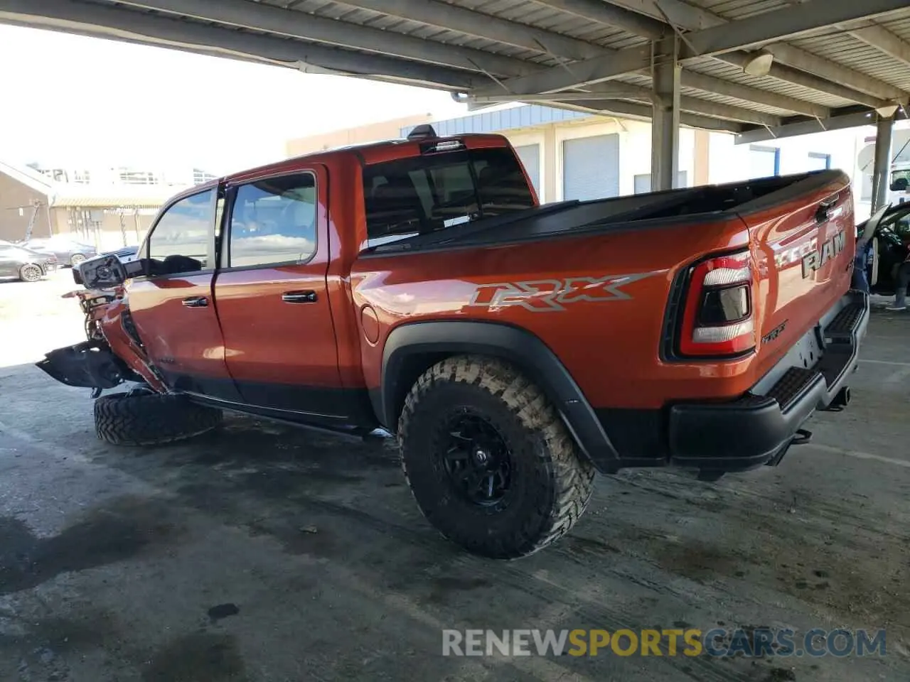 2 fotografías del automóvil dañado 1C6SRFU95RN223121 RAM 1500 2024
