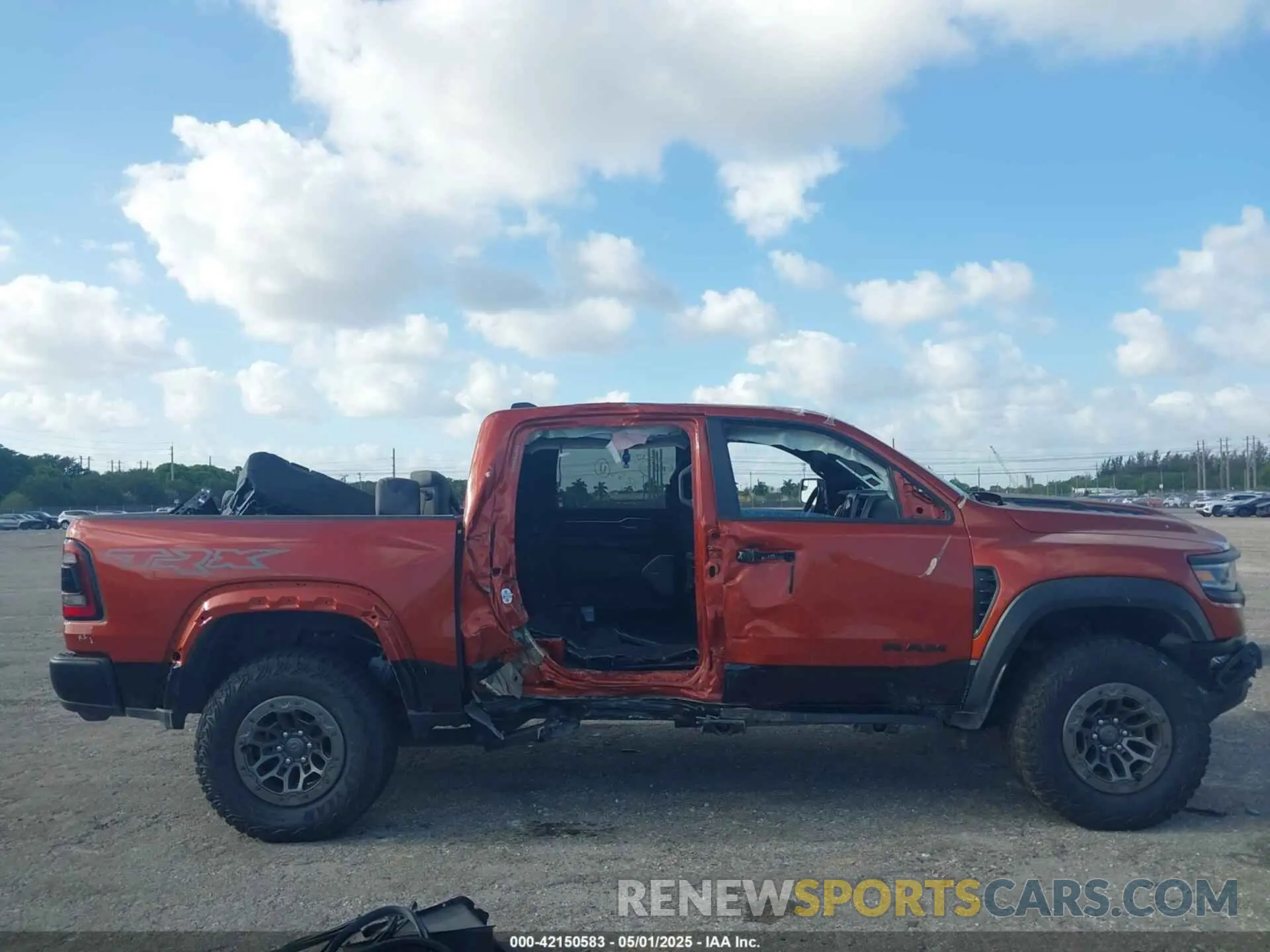 14 fotografías del automóvil dañado 1C6SRFU98RN223288 RAM 1500 2024
