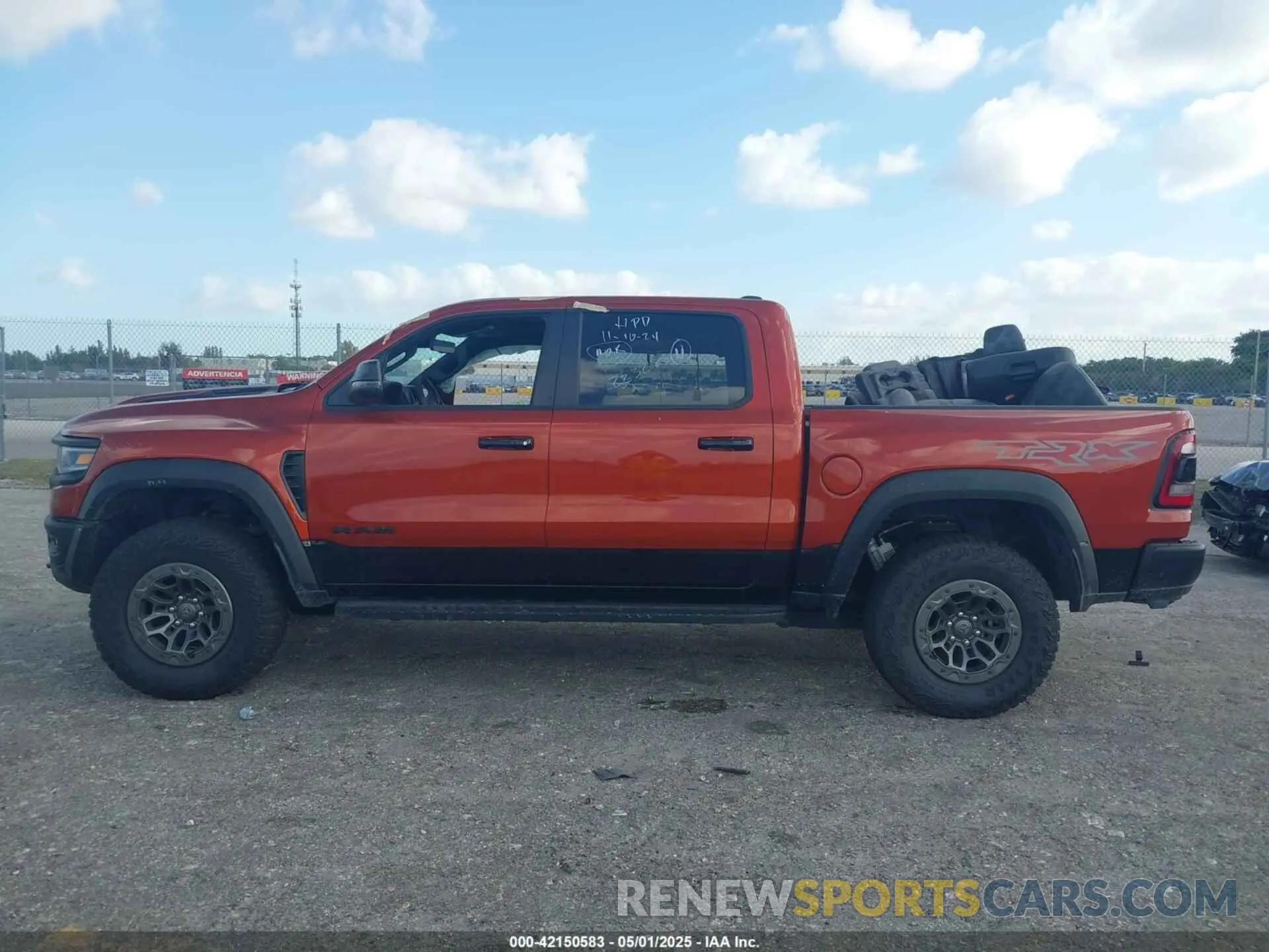 15 fotografías del automóvil dañado 1C6SRFU98RN223288 RAM 1500 2024