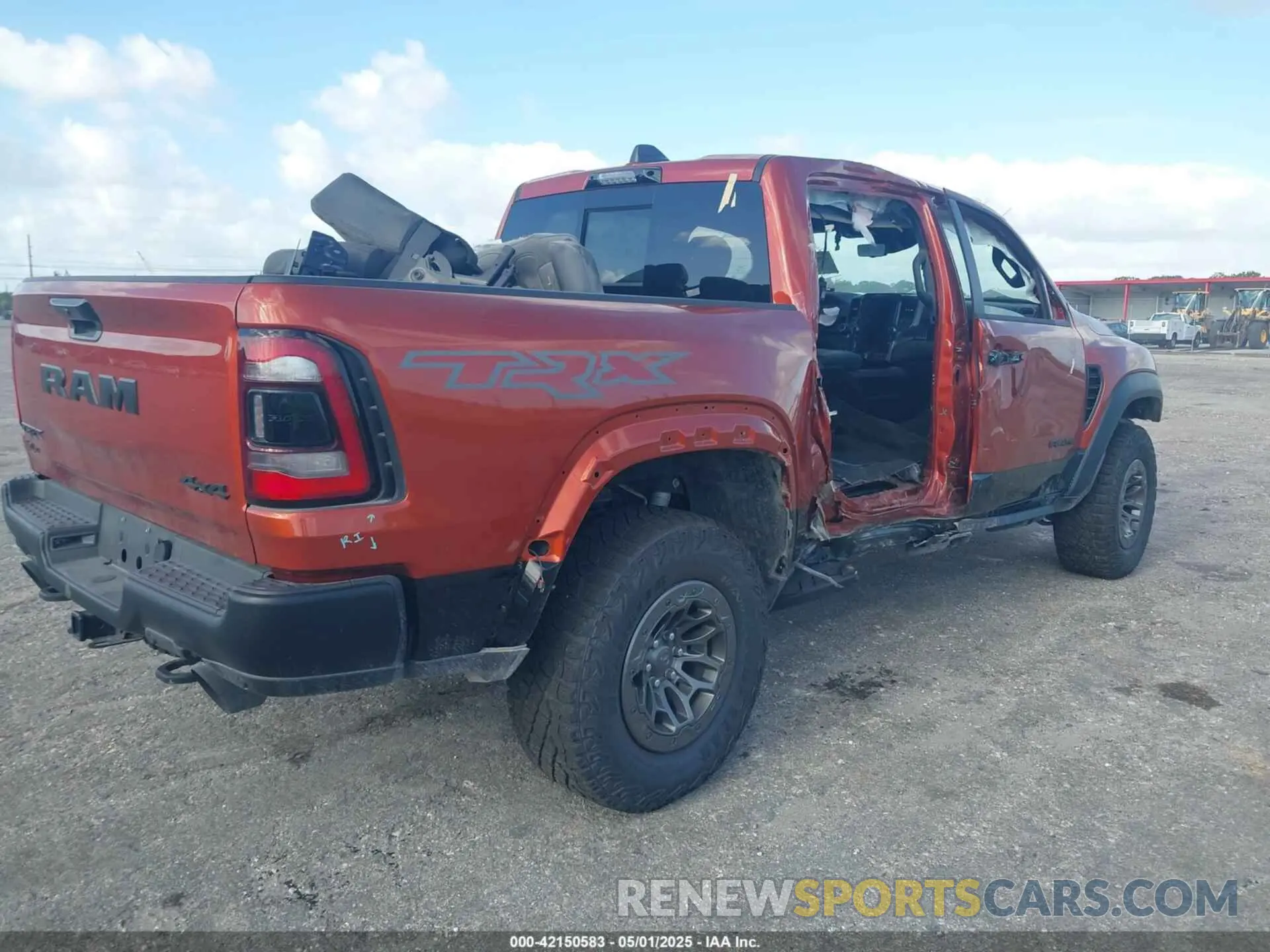 4 fotografías del automóvil dañado 1C6SRFU98RN223288 RAM 1500 2024
