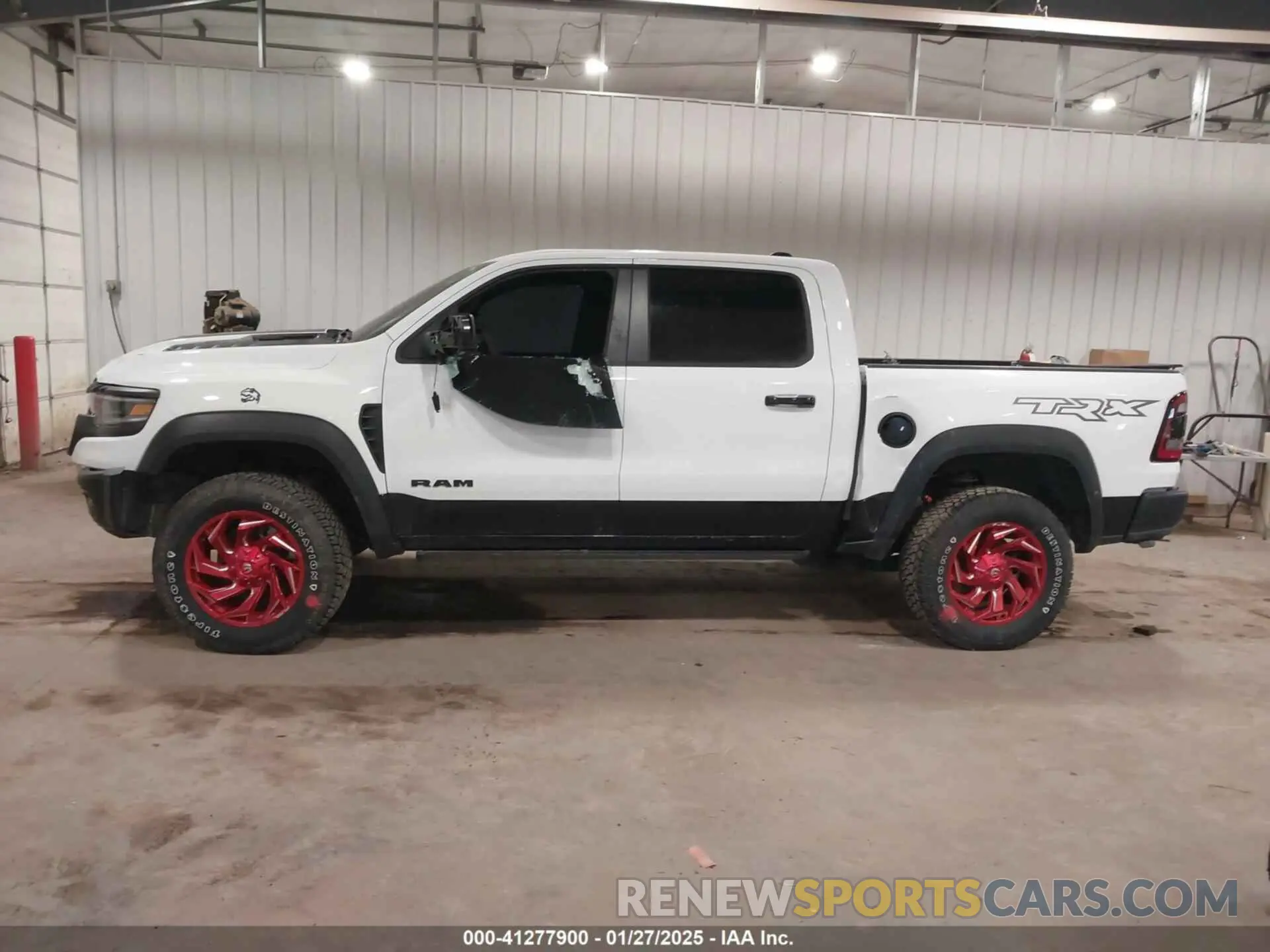 14 fotografías del automóvil dañado 1C6SRFU9XRN192514 RAM 1500 2024
