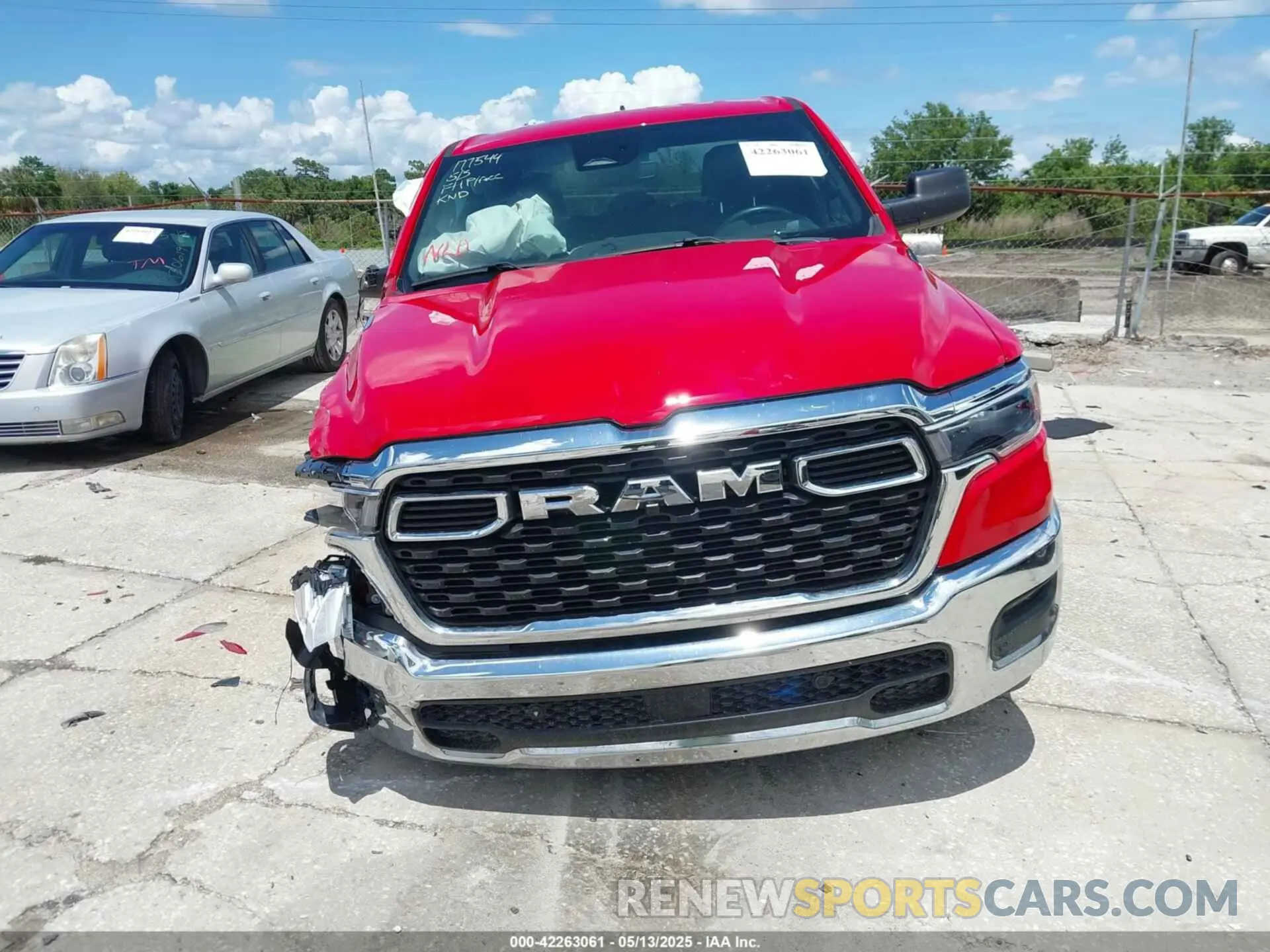 13 fotografías del automóvil dañado 1C6RREBG4SN501541 RAM 1500 2025