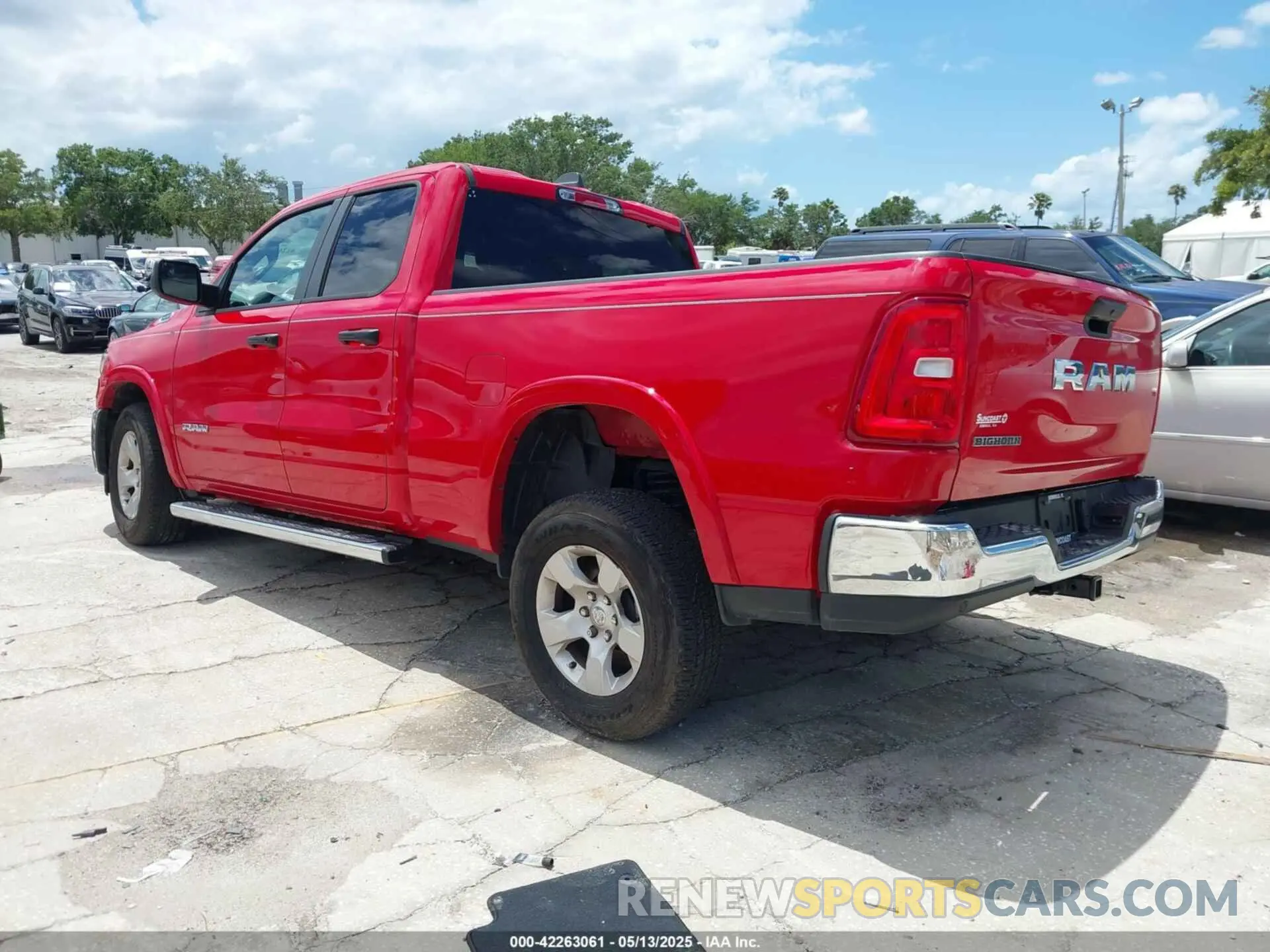 3 fotografías del automóvil dañado 1C6RREBG4SN501541 RAM 1500 2025