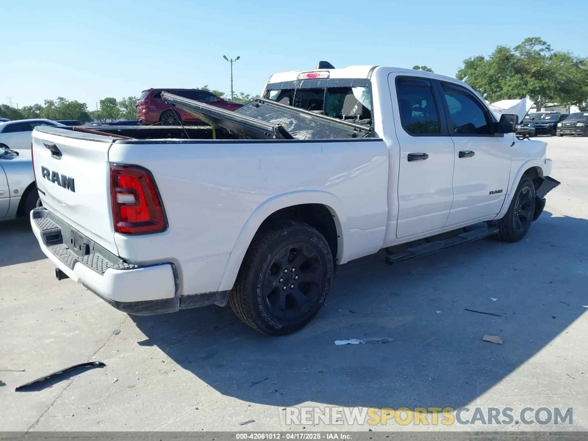 4 fotografías del automóvil dañado 1C6RREBG7SN570059 RAM 1500 2025