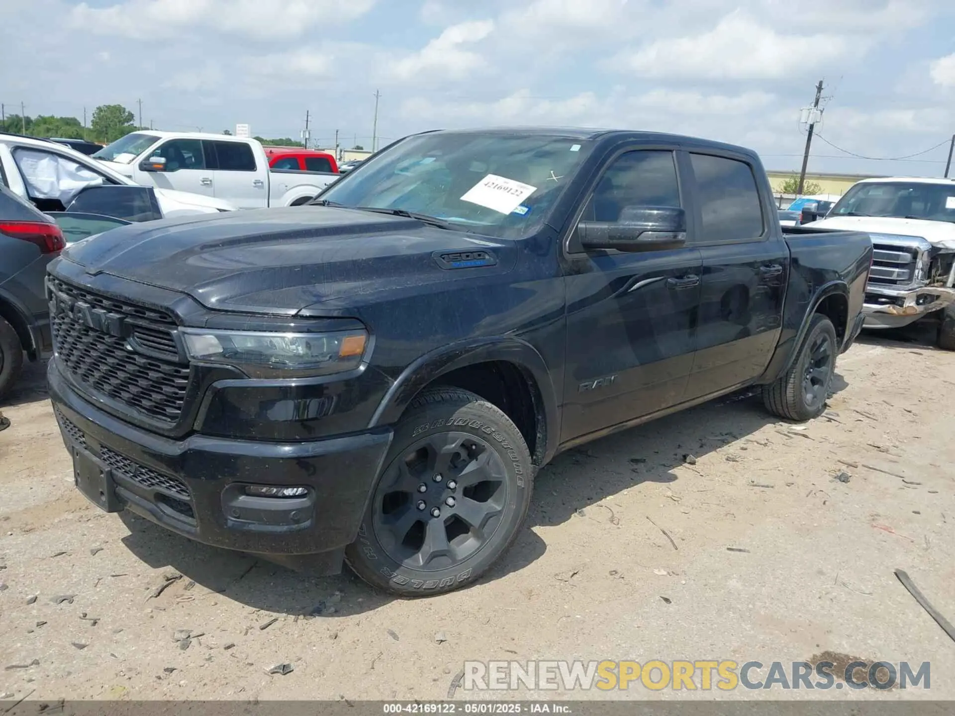 2 fotografías del automóvil dañado 1C6RREFG2SN534273 RAM 1500 2025