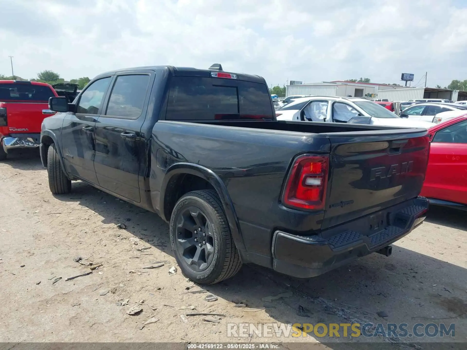 3 fotografías del automóvil dañado 1C6RREFG2SN534273 RAM 1500 2025