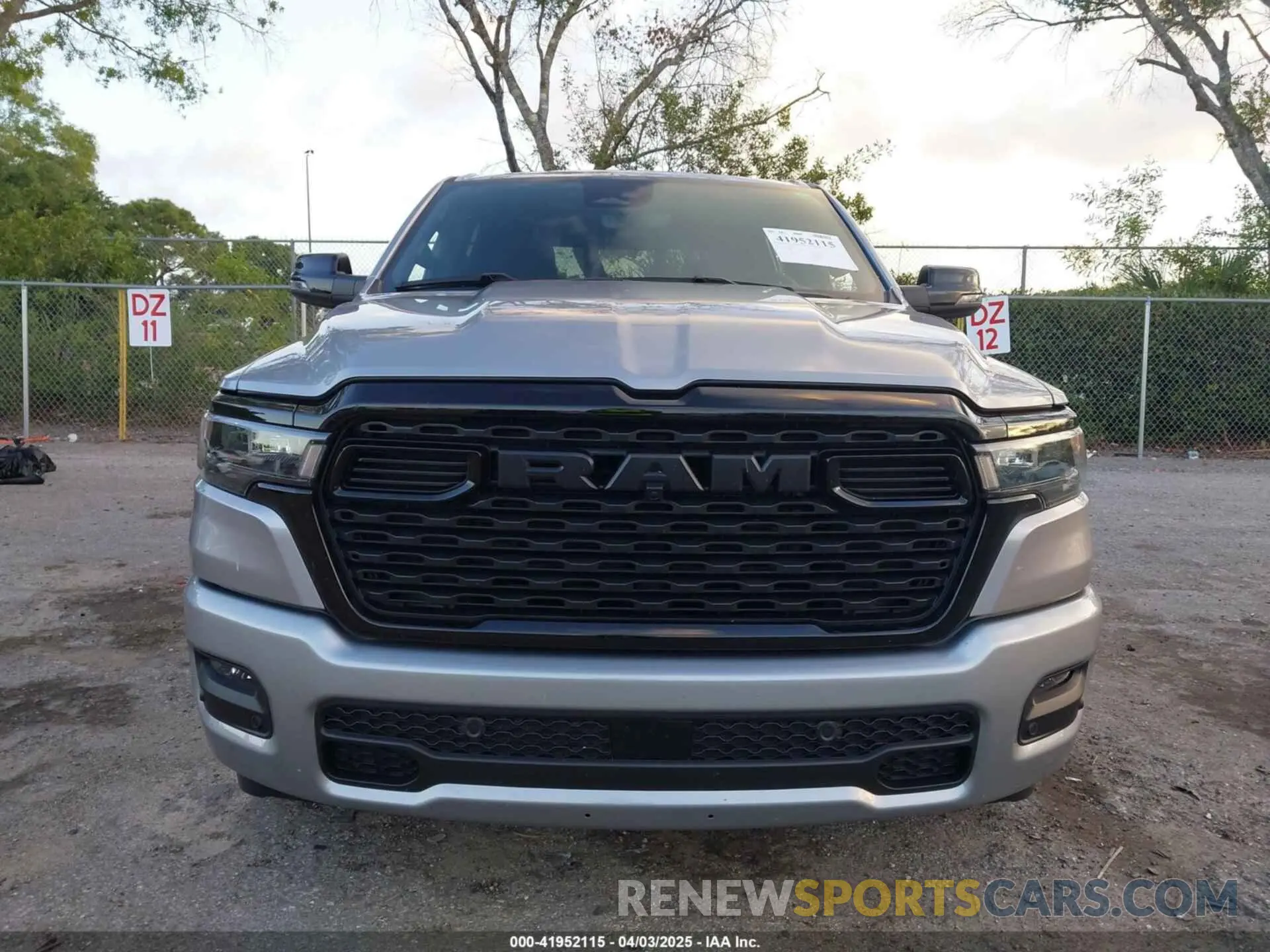 13 fotografías del automóvil dañado 1C6RREFG9SN527515 RAM 1500 2025