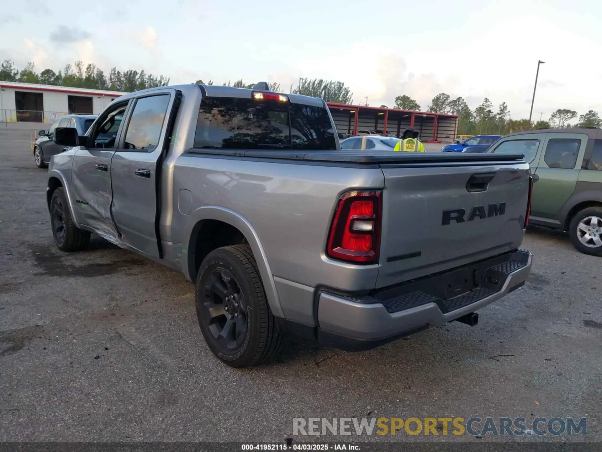 3 fotografías del automóvil dañado 1C6RREFG9SN527515 RAM 1500 2025
