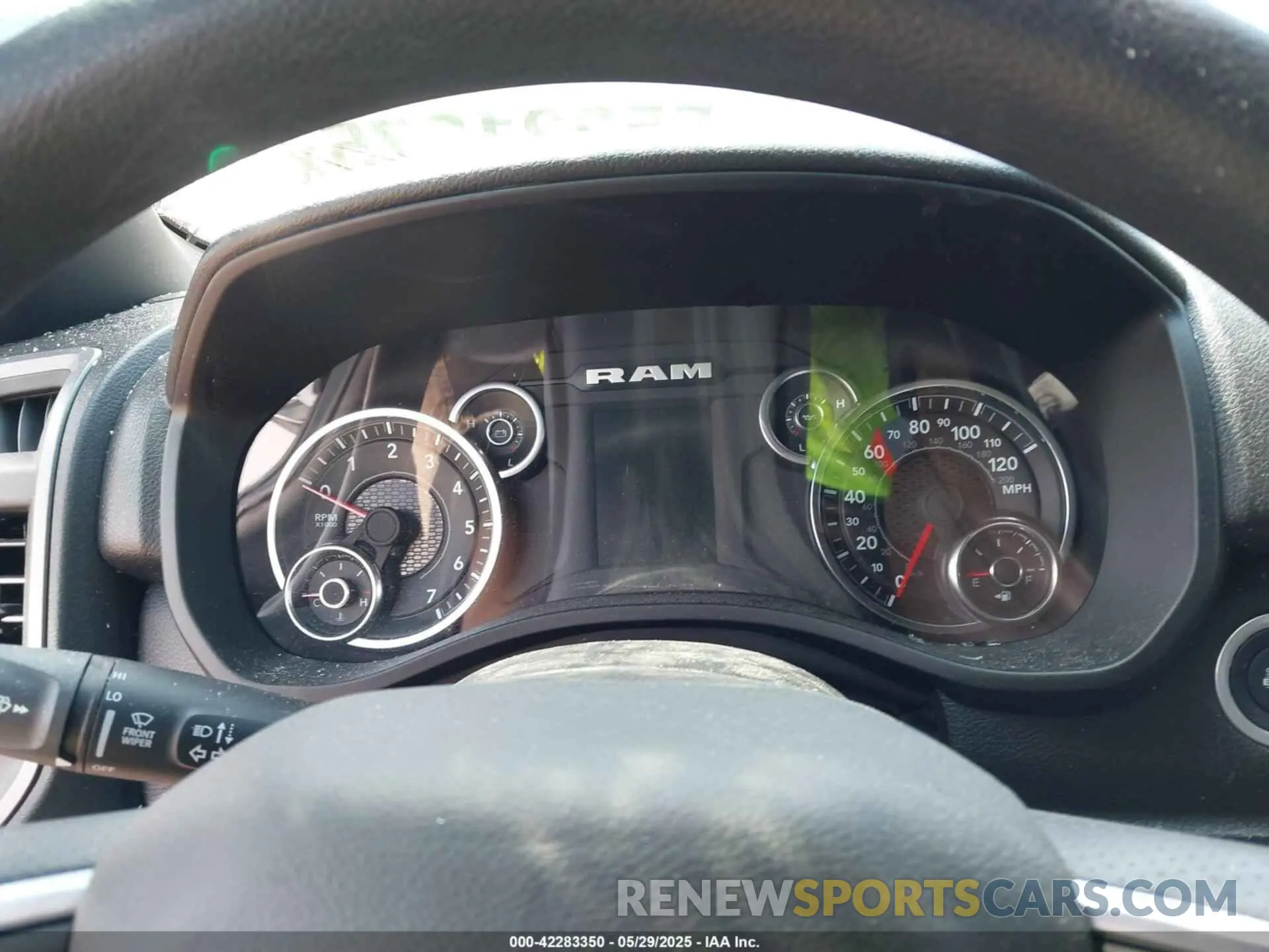 14 fotografías del automóvil dañado 1C6RREGG5SN570179 RAM 1500 2025