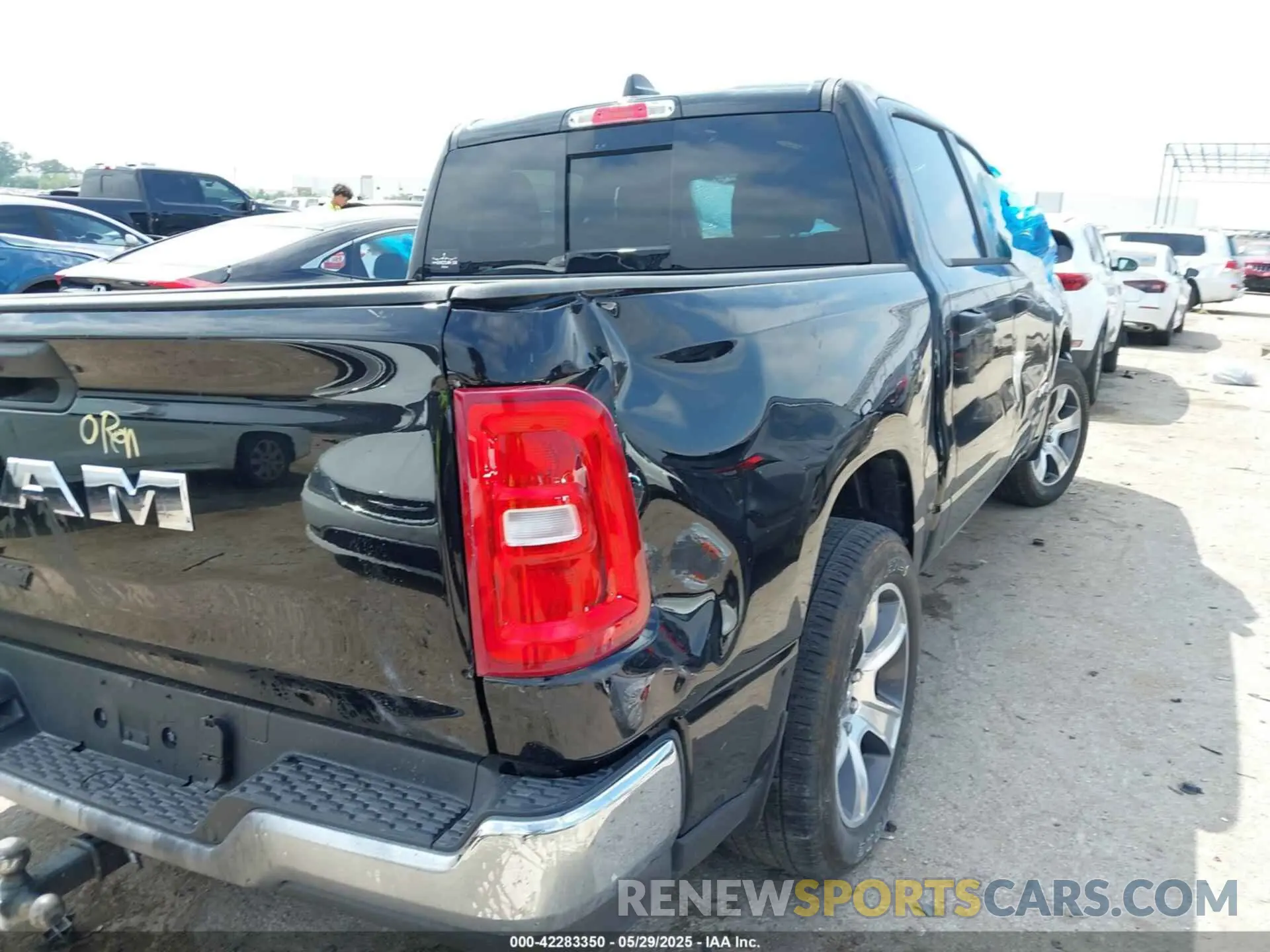 6 fotografías del automóvil dañado 1C6RREGG5SN570179 RAM 1500 2025