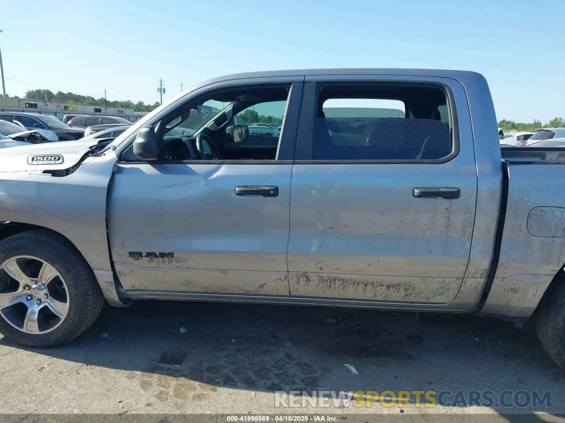 14 fotografías del automóvil dañado 1C6RREGG7SN661339 RAM 1500 2025